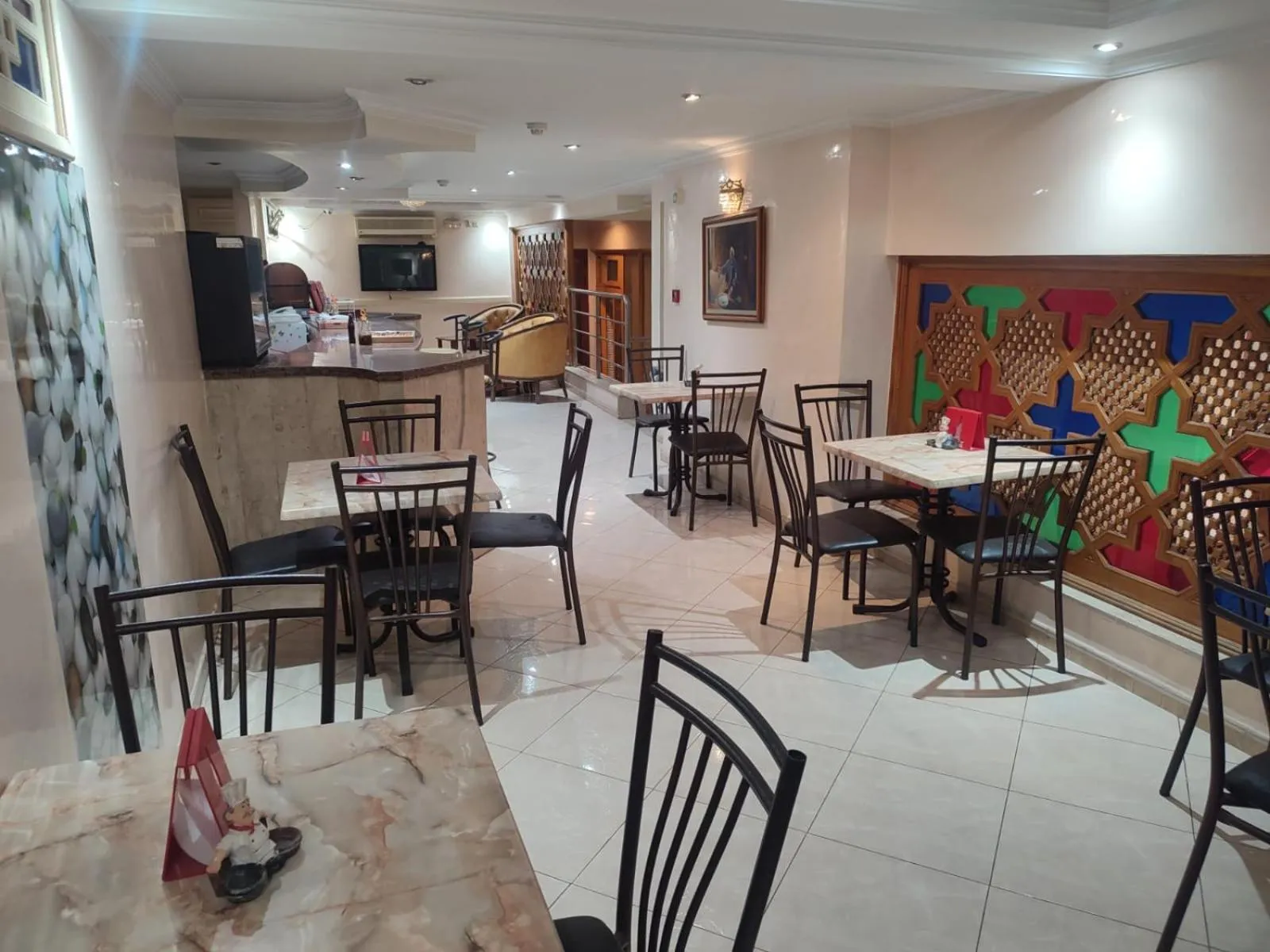 Restaurant/places to eat in Perla Hôtel