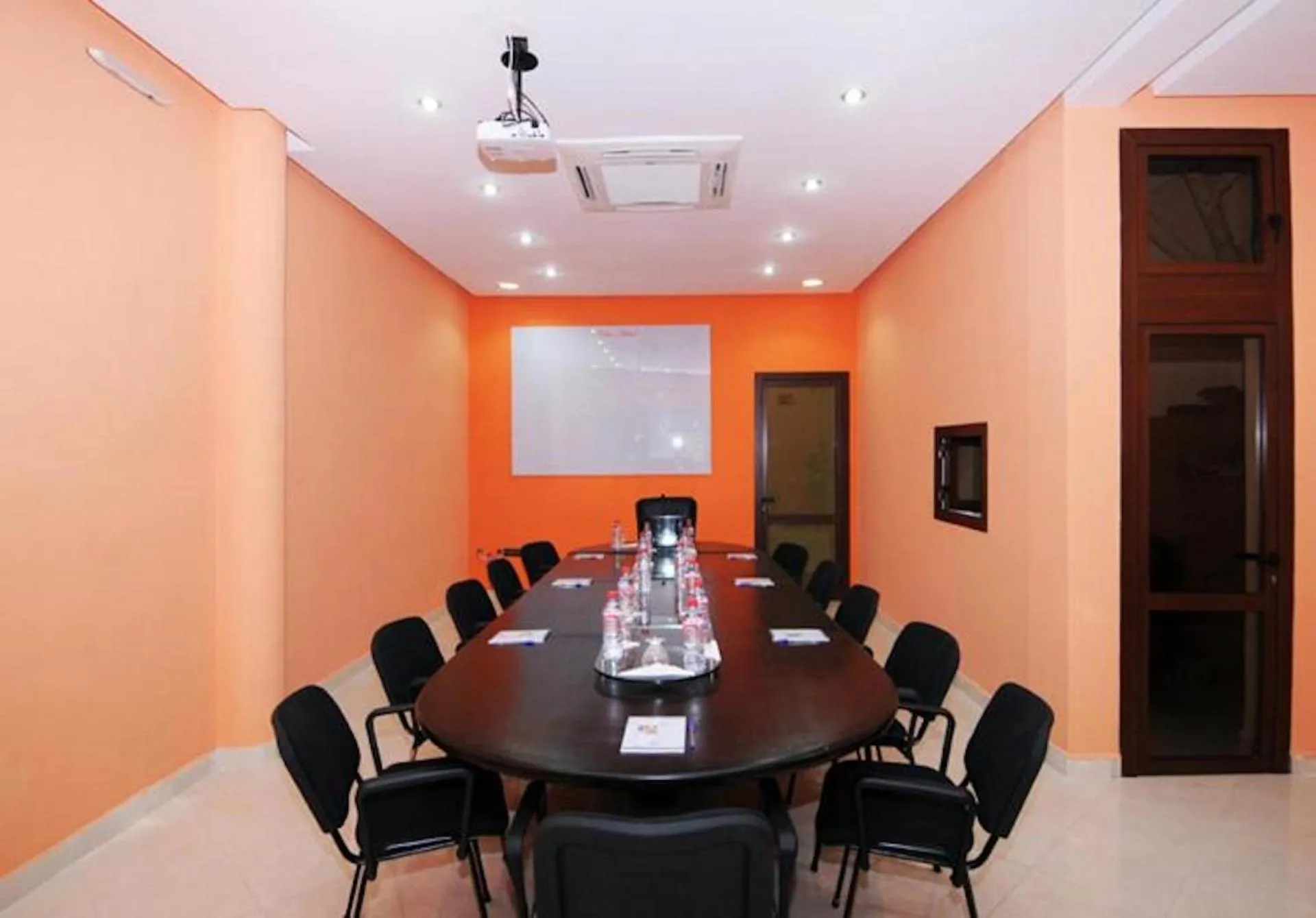 Meeting/conference room in Perla Hôtel