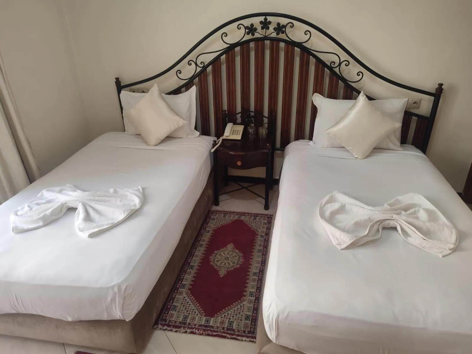 Bed in Perla Hôtel