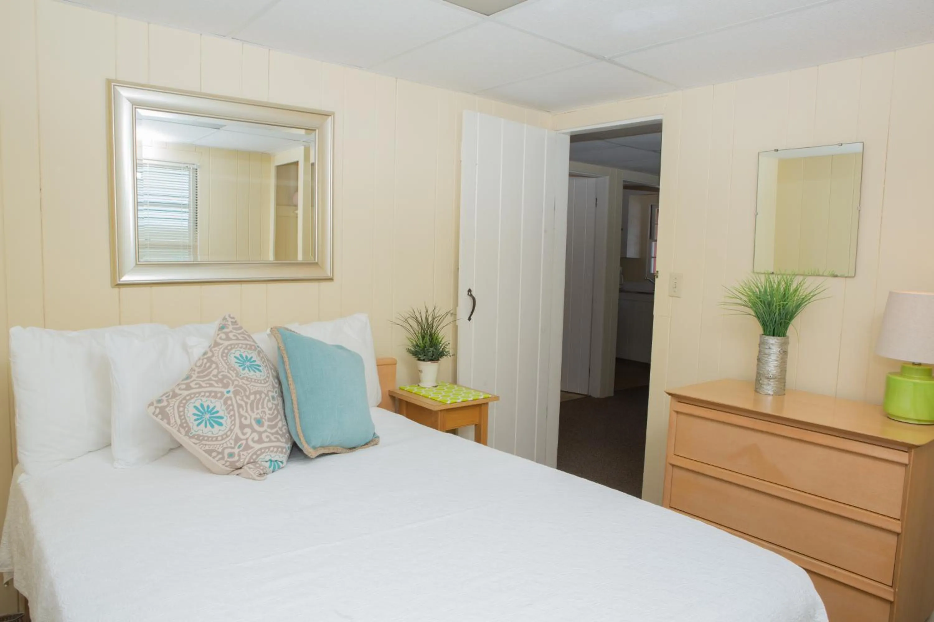 Bedroom, Bed in NASWA Resort