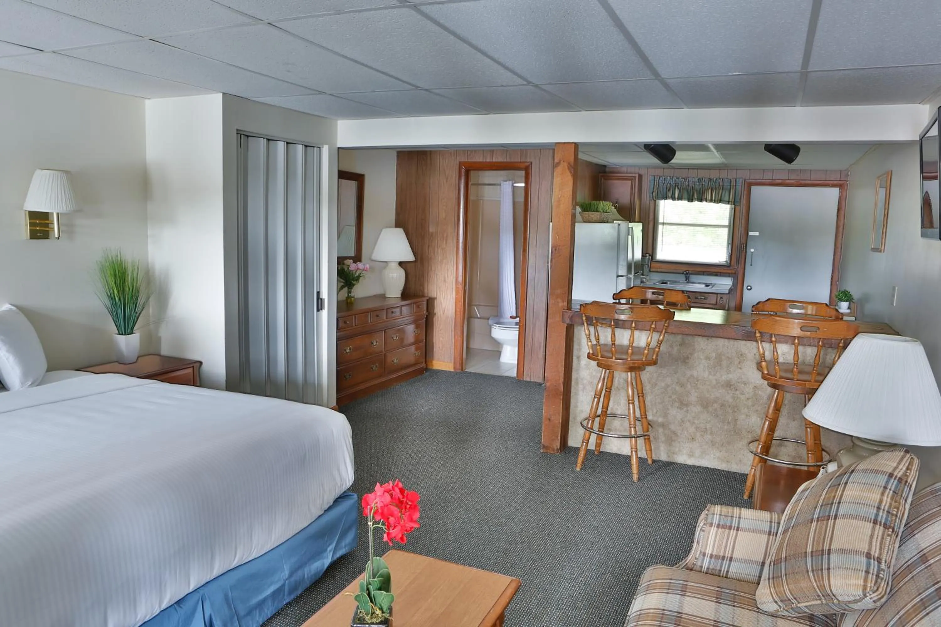 Kitchen or kitchenette, Bed in NASWA Resort