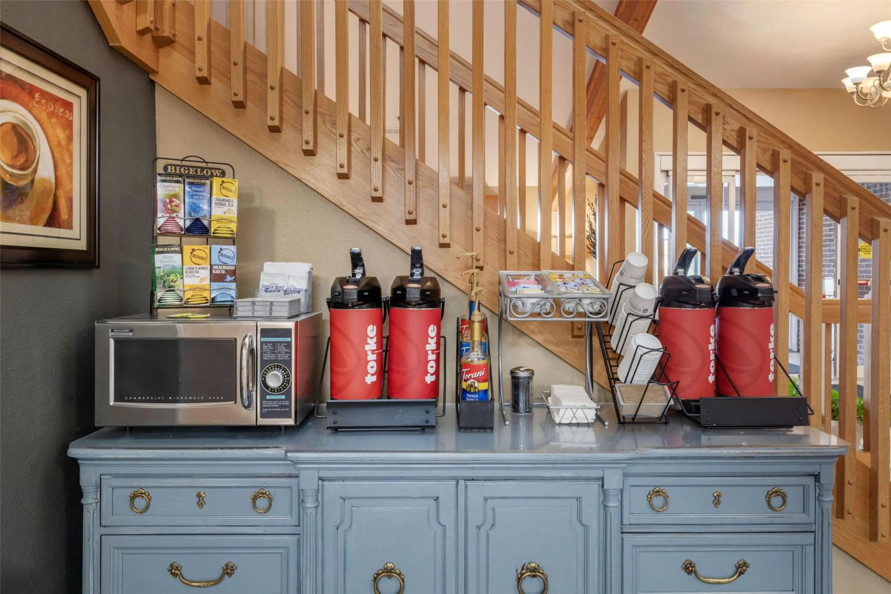 Breakfast in SureStay Plus Hotel by Best Western Litchfield