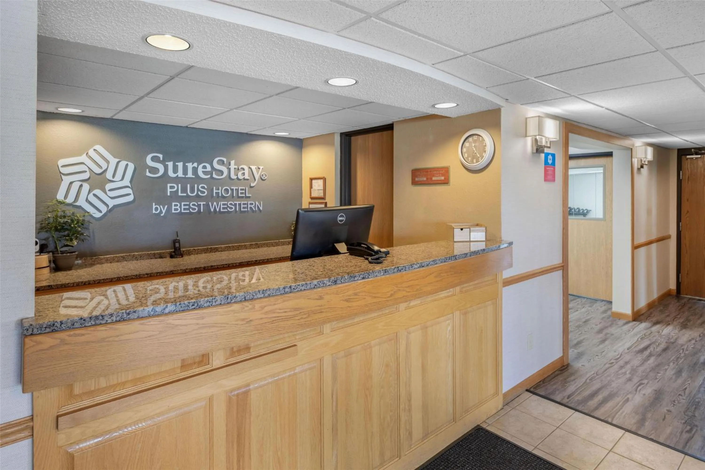 Lobby or reception in SureStay Plus Hotel by Best Western Litchfield