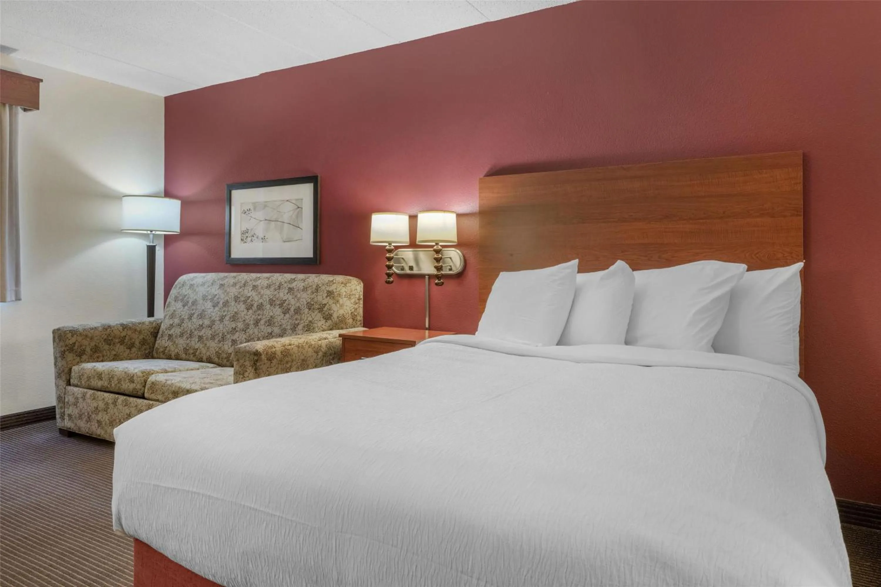 Bedroom, Bed in SureStay Plus Hotel by Best Western Litchfield