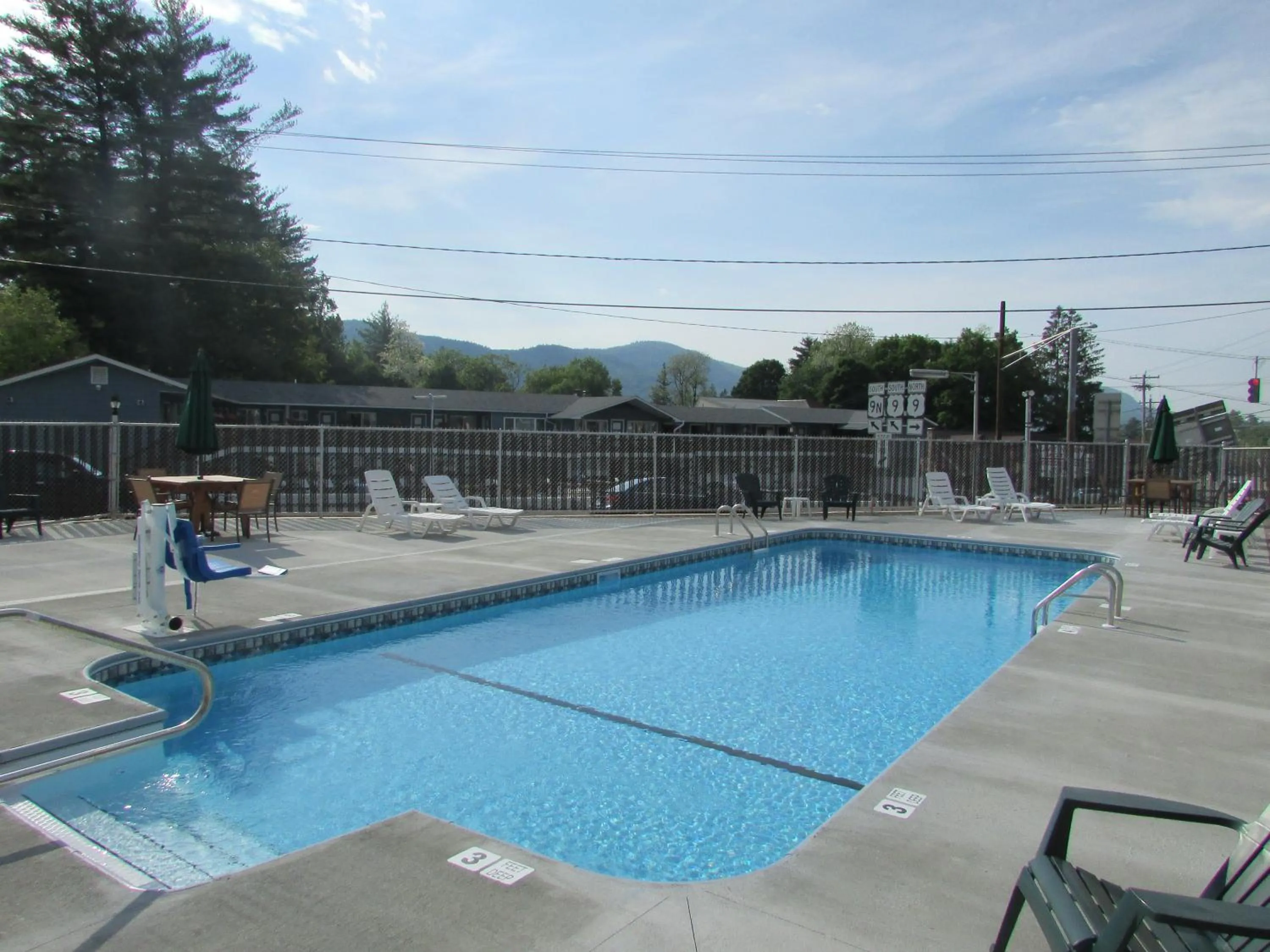 Swimming pool in The Lake George Inn