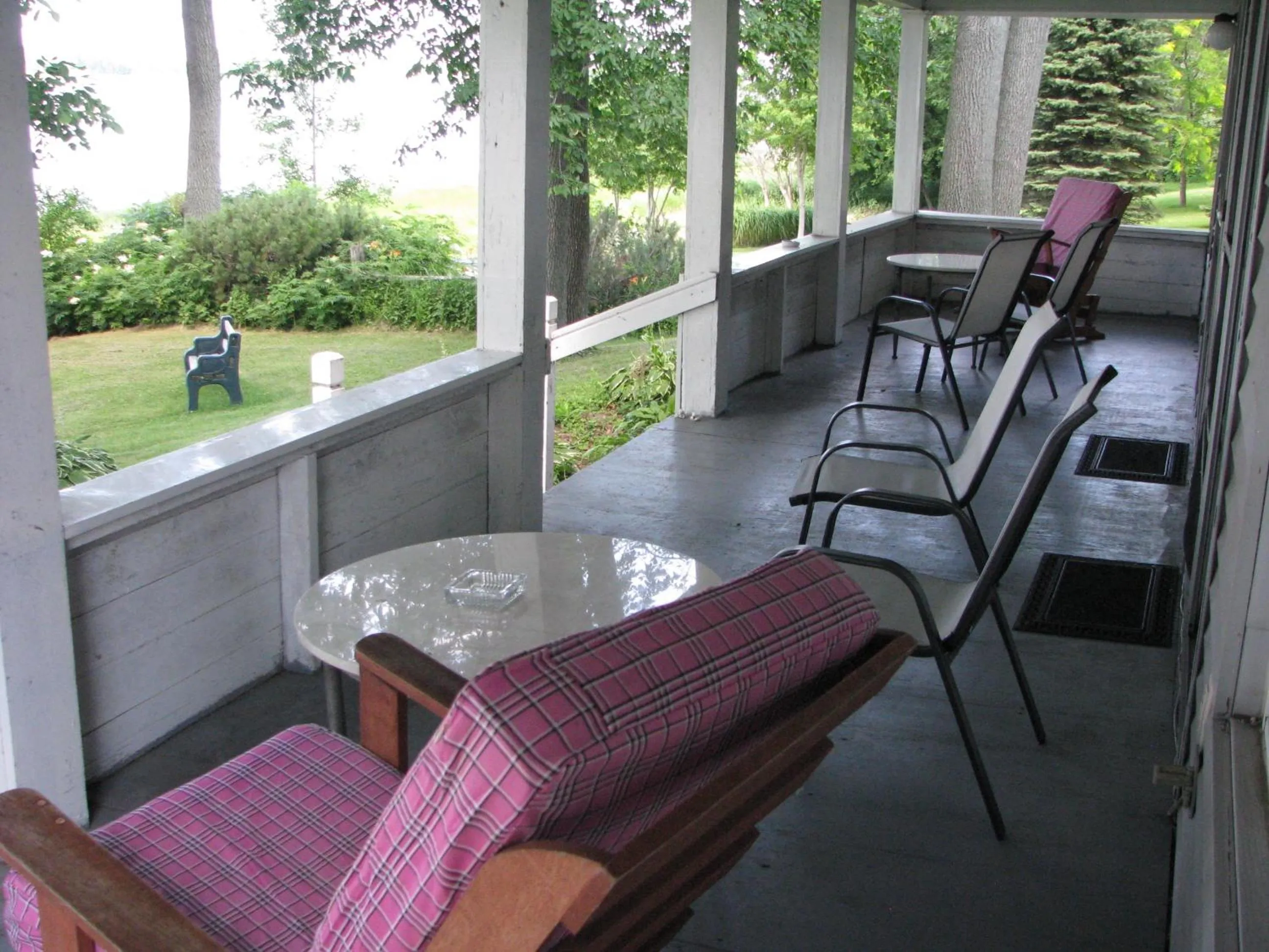 BBQ facilities in Motel Le Charentais