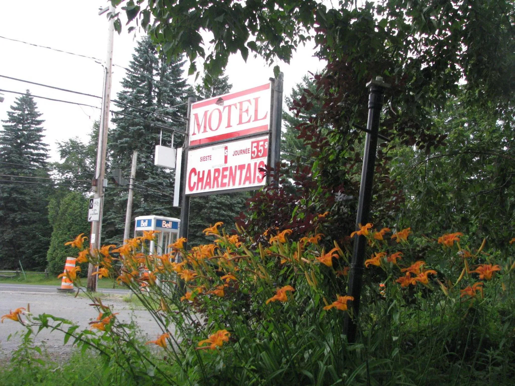 Facade/entrance in Motel Le Charentais