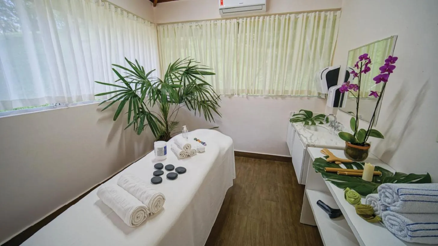 Massage in Eldorado Atibaia Eco Resort