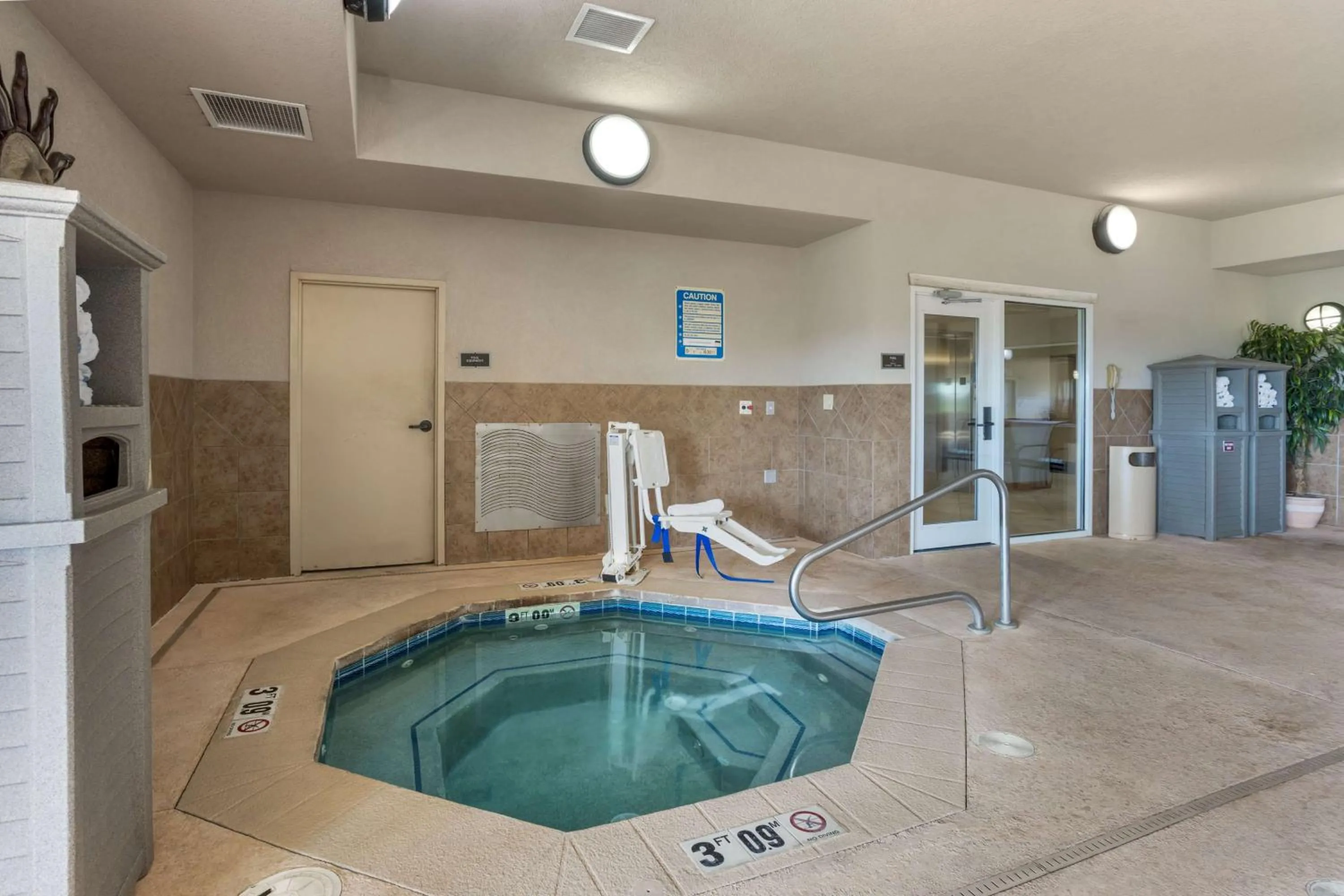 Pool view in Best Western Plus Capital Inn