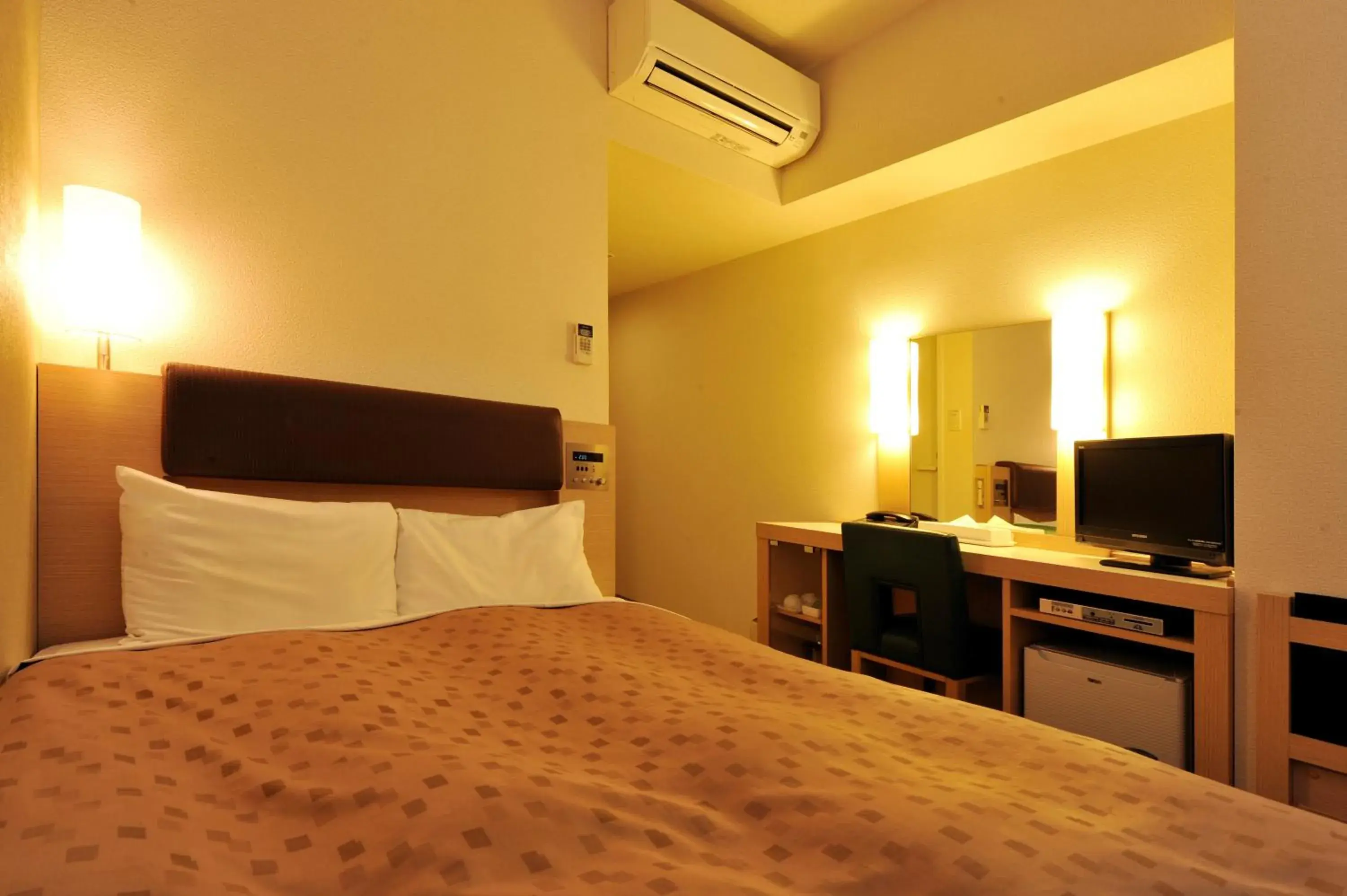 Double Room - single occupancy - Smoking in Sanco Inn Shizuoka Kitaguchi Double Room - single occupancy - Smoking in Sanco Inn Shizuoka Kitaguchi