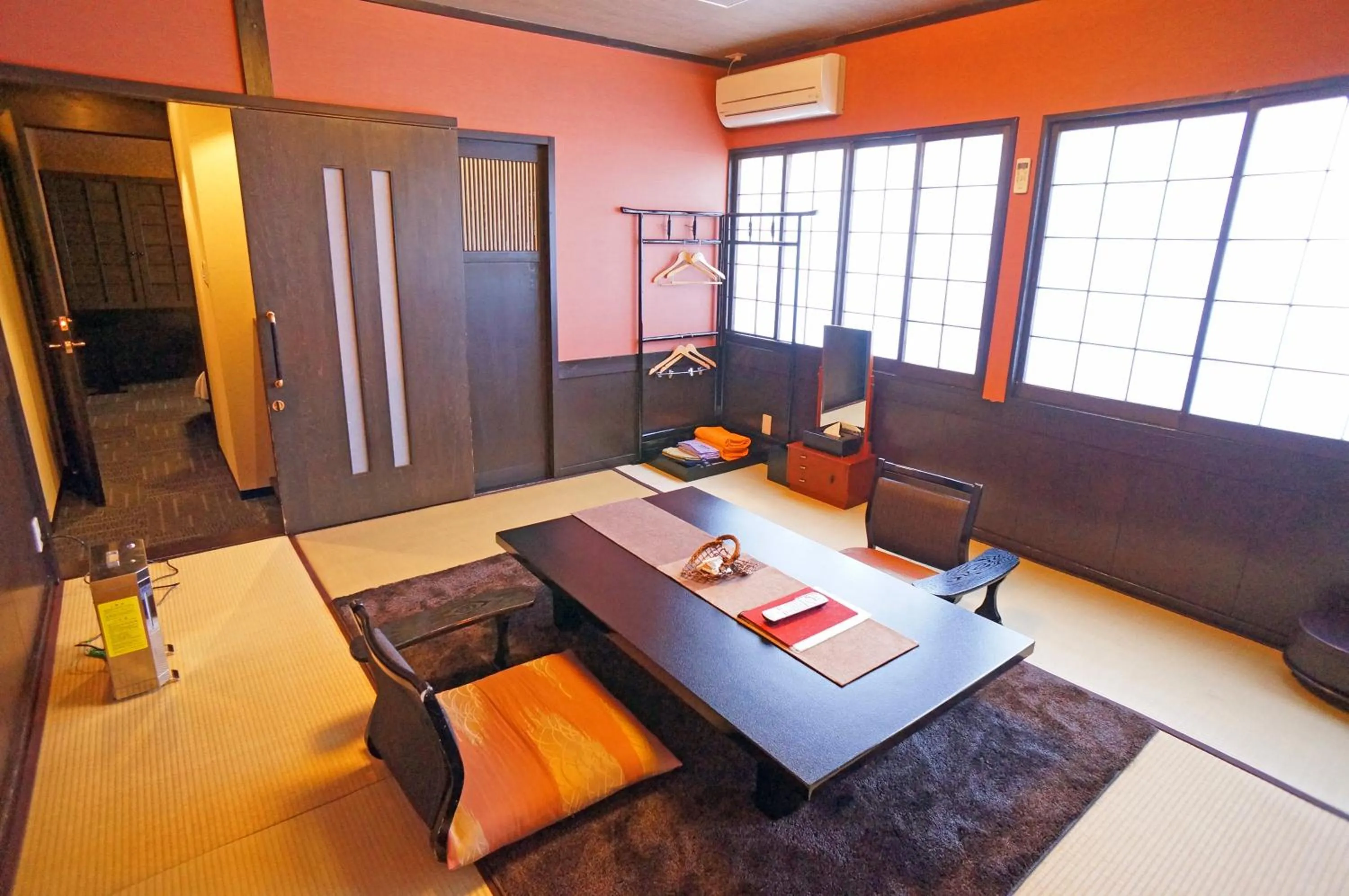 Seating area in Yufu Ryochiku