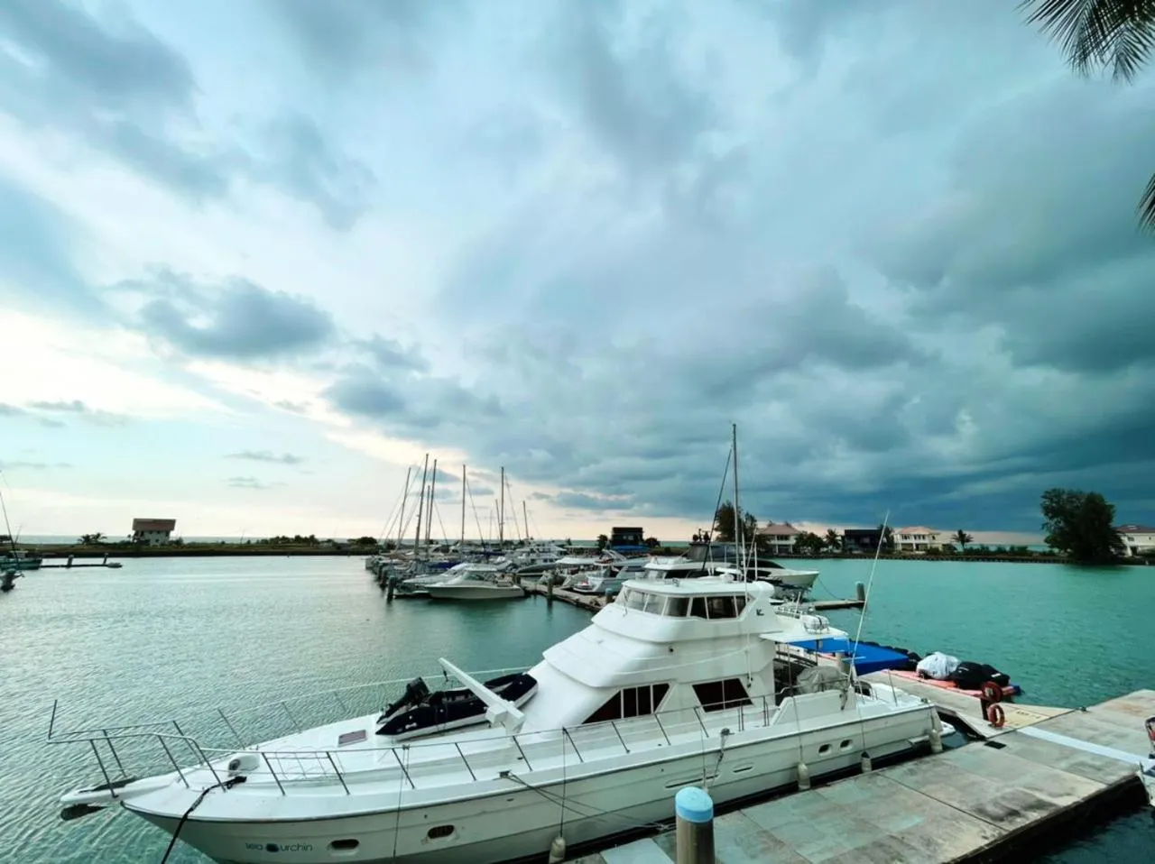 PD Laguna Resort Holiday