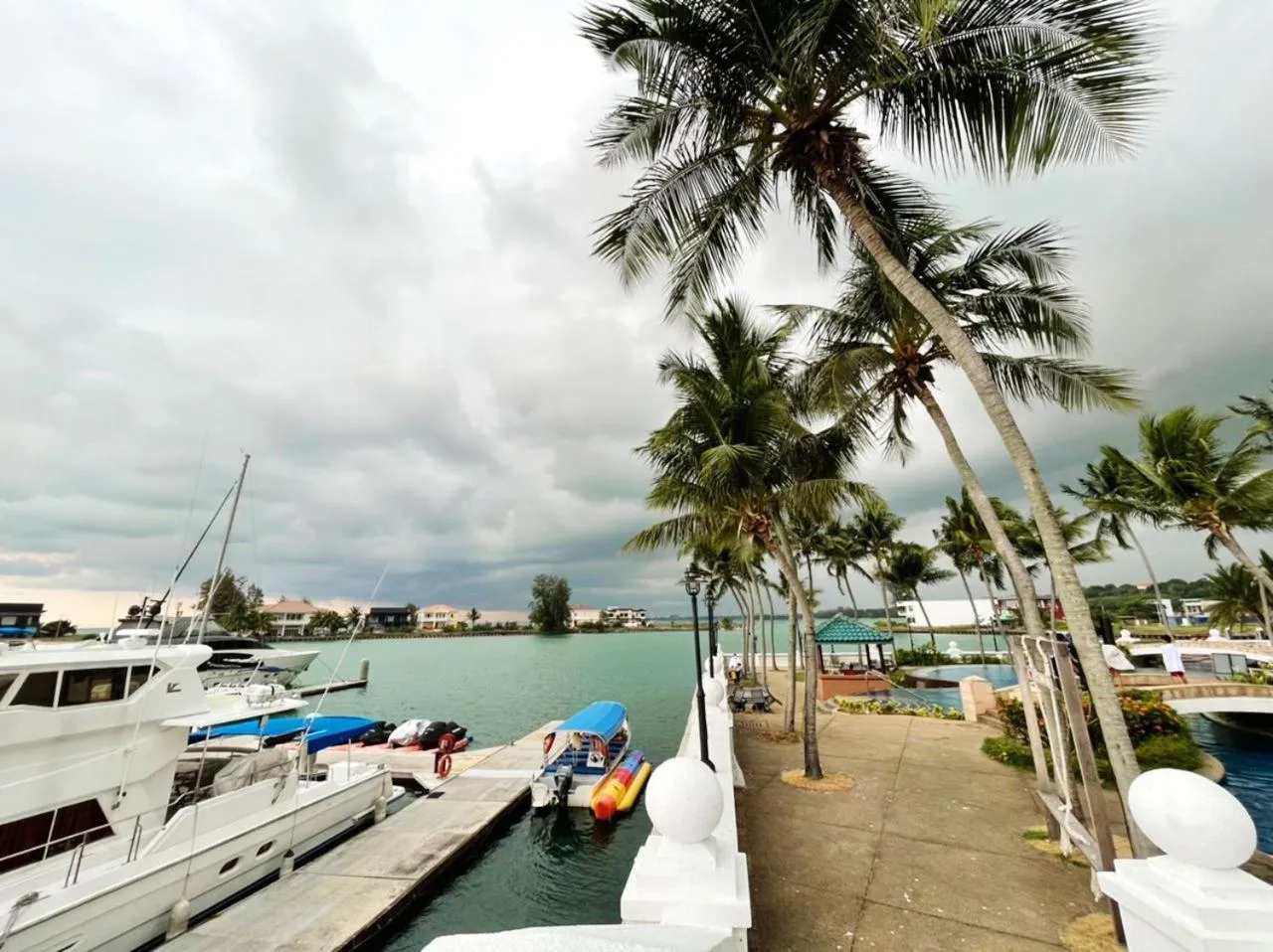 PD Laguna Resort Holiday