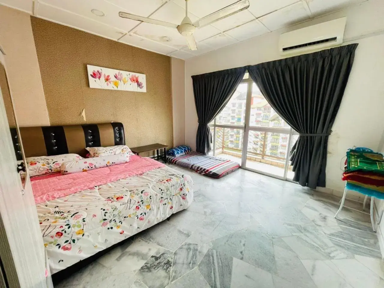 Deluxe King Room in PD Laguna Resort Holiday Deluxe King Room in PD Laguna Resort Holiday