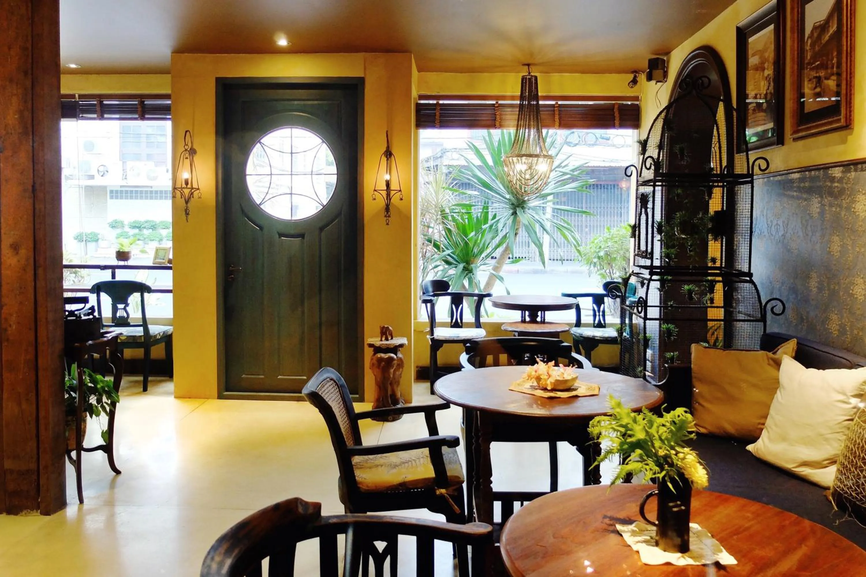 Restaurant/places to eat in Old Capital Bike Inn - SHA Certified