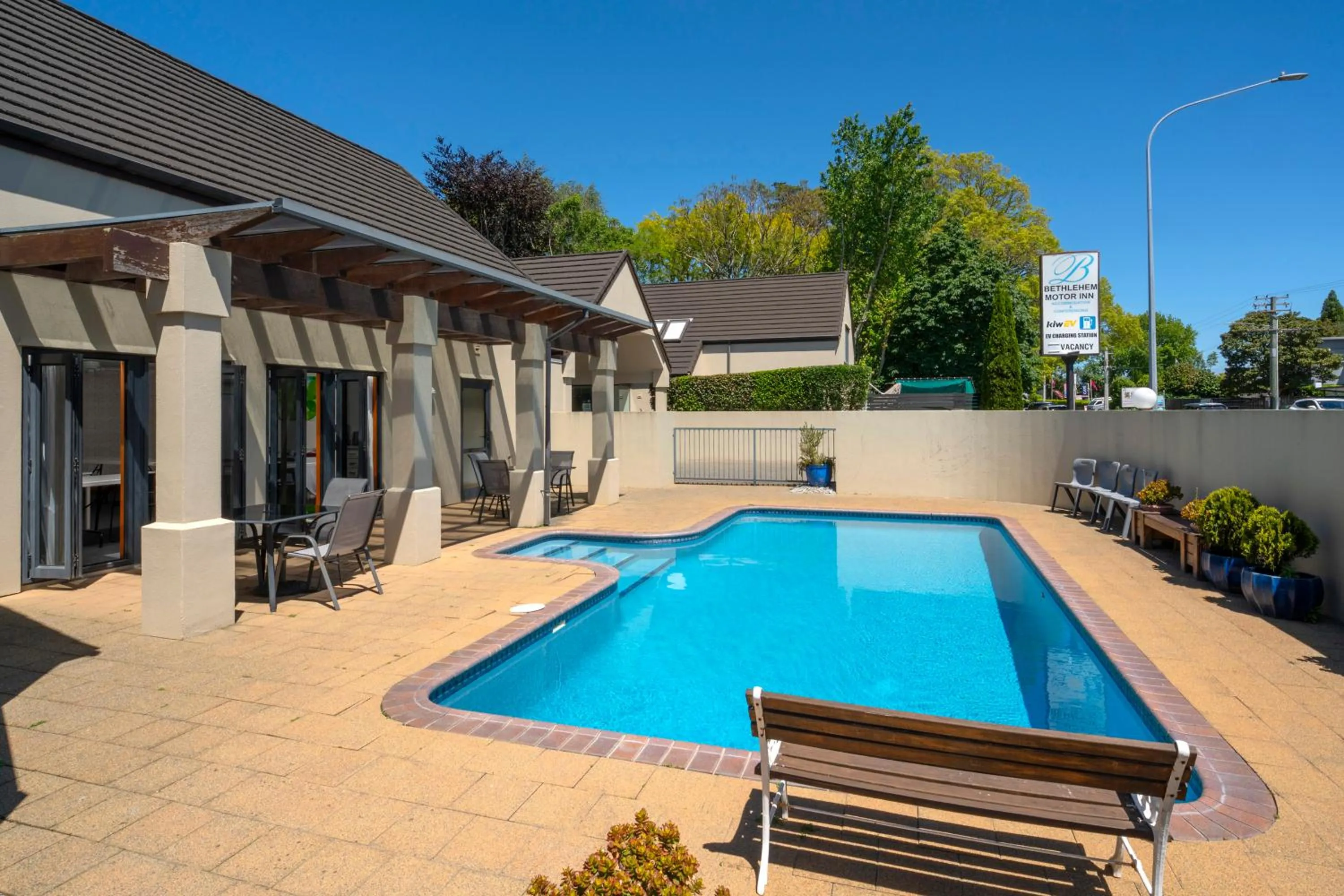 Pool view in Bethlehem Motor Inn and Conference Centre
