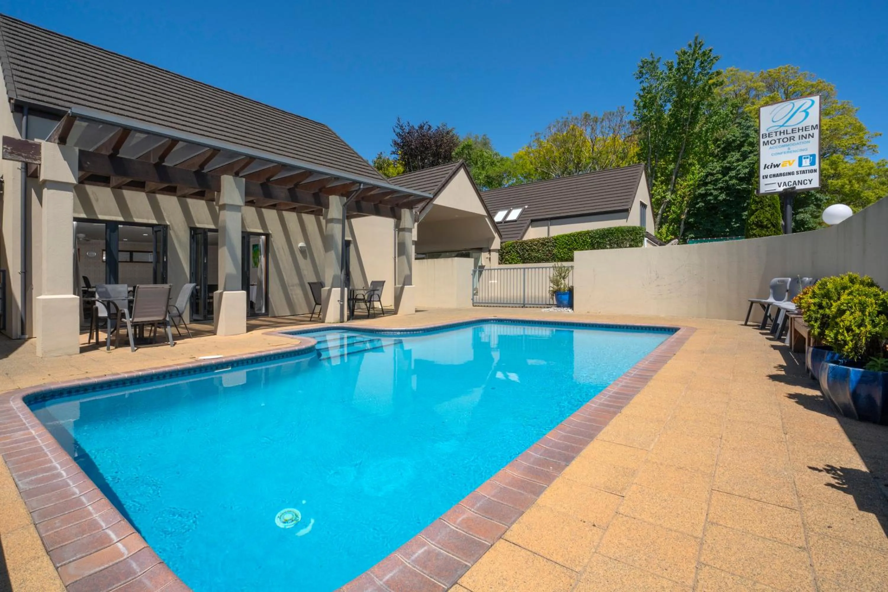 Swimming pool in Bethlehem Motor Inn and Conference Centre