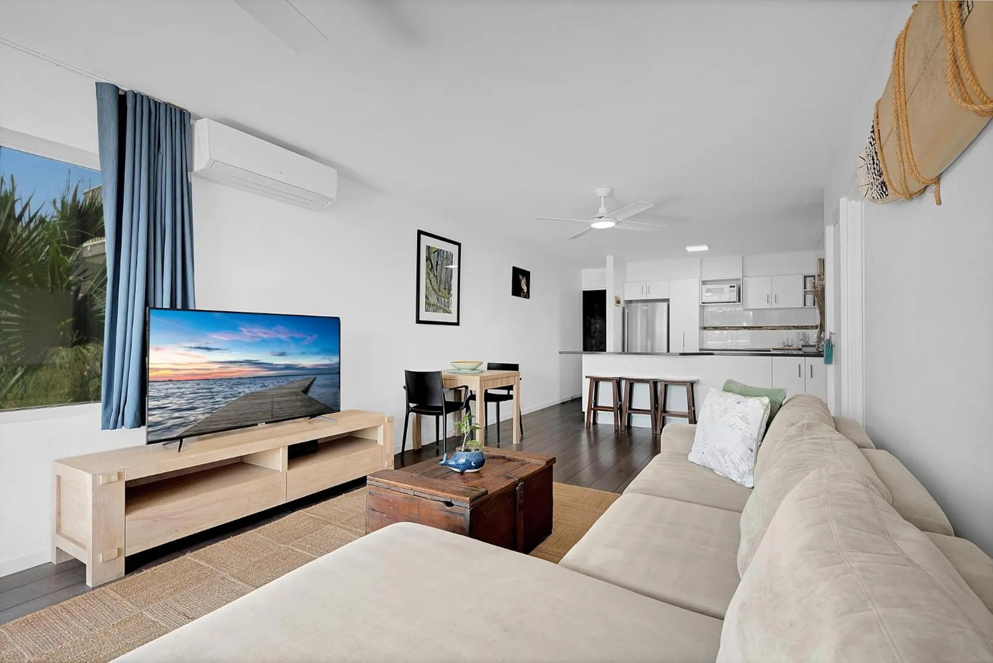 TV and multimedia in Surf Dance Apartments