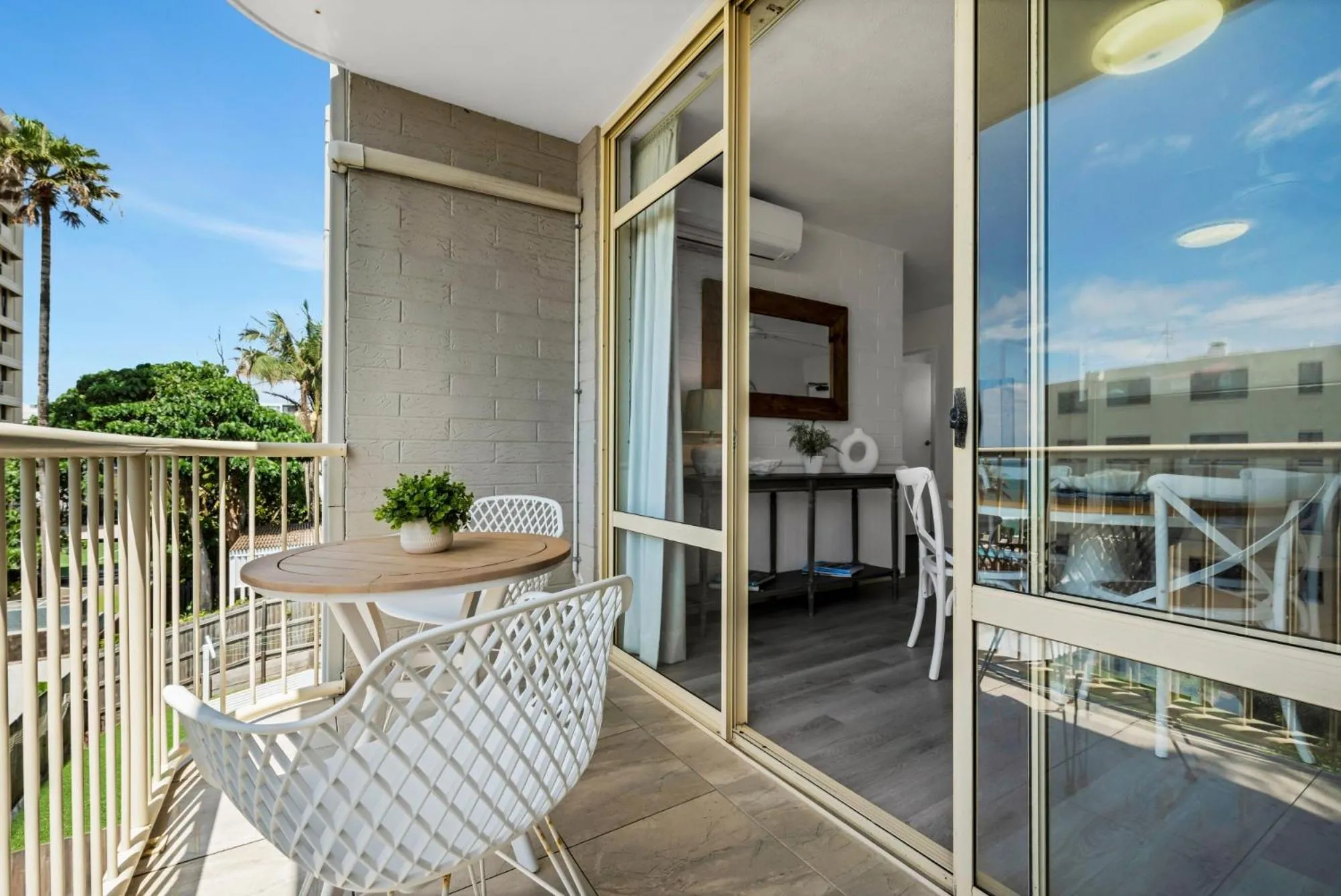 Balcony/Terrace in Surf Dance Apartments