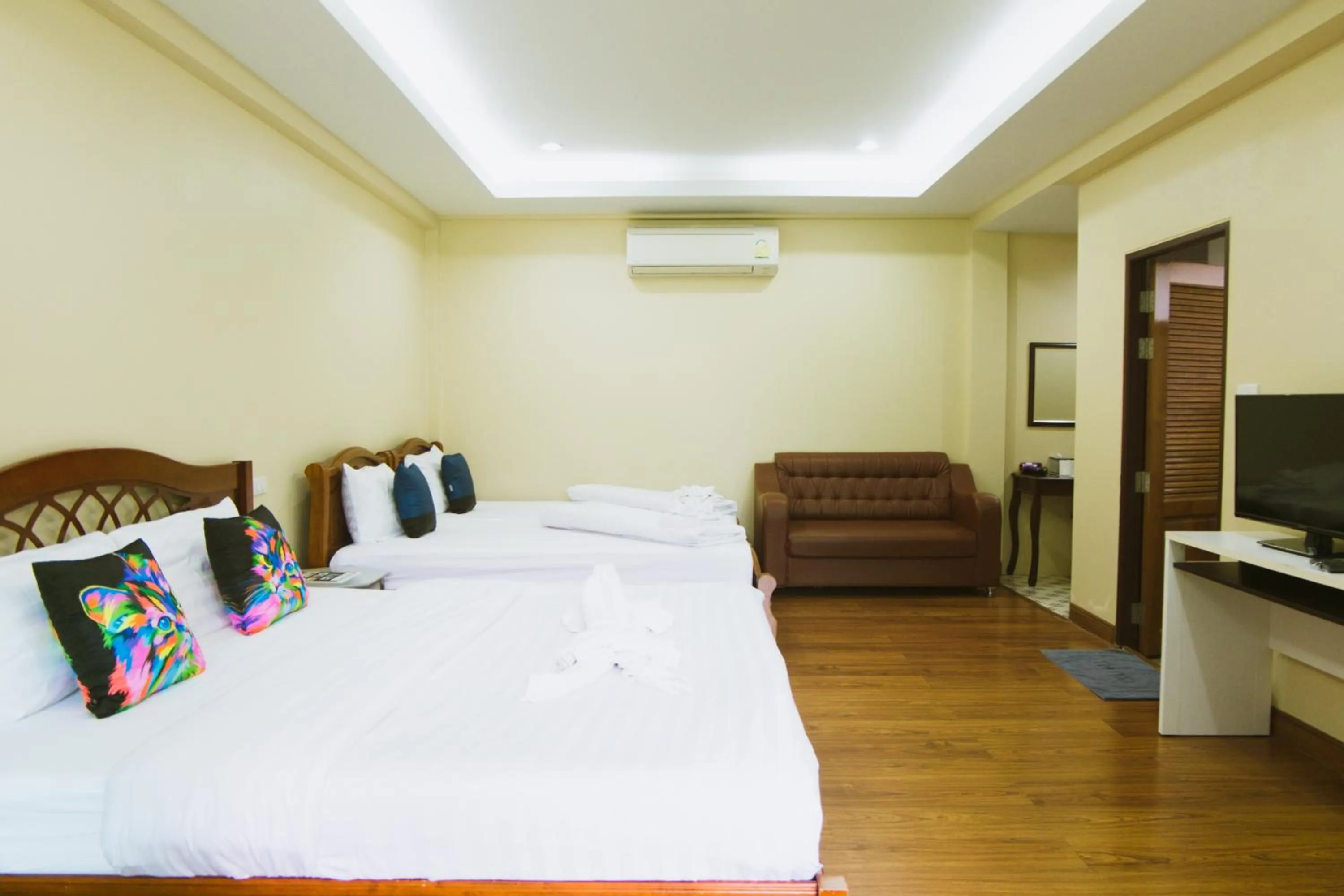 Photo of the whole room, Bed in Akantuka Homestay