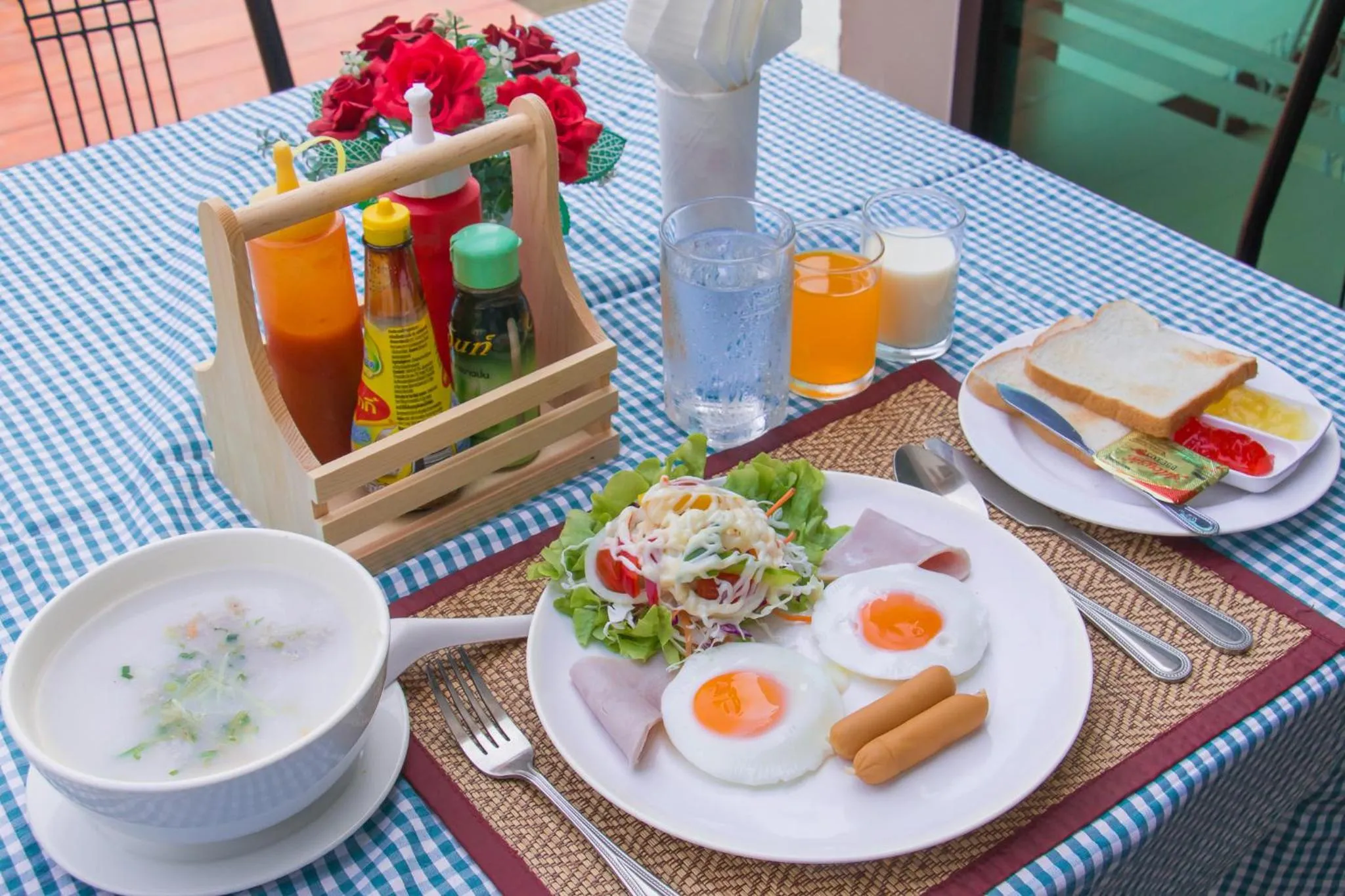 American breakfast in Akantuka Homestay