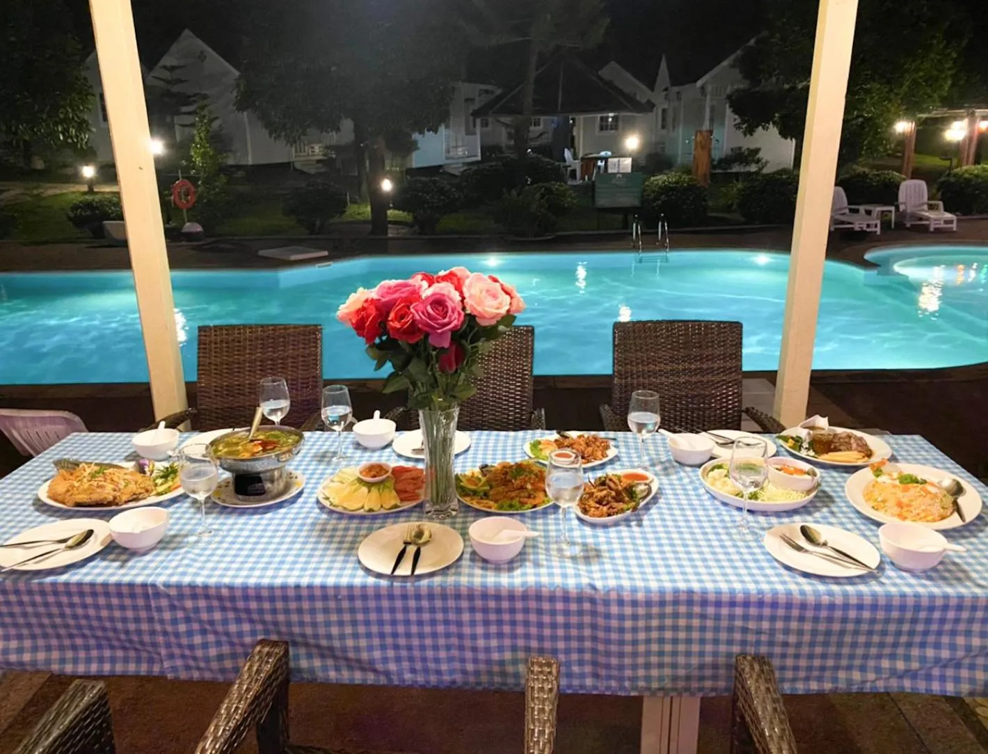 Food and drinks in Akantuka Homestay