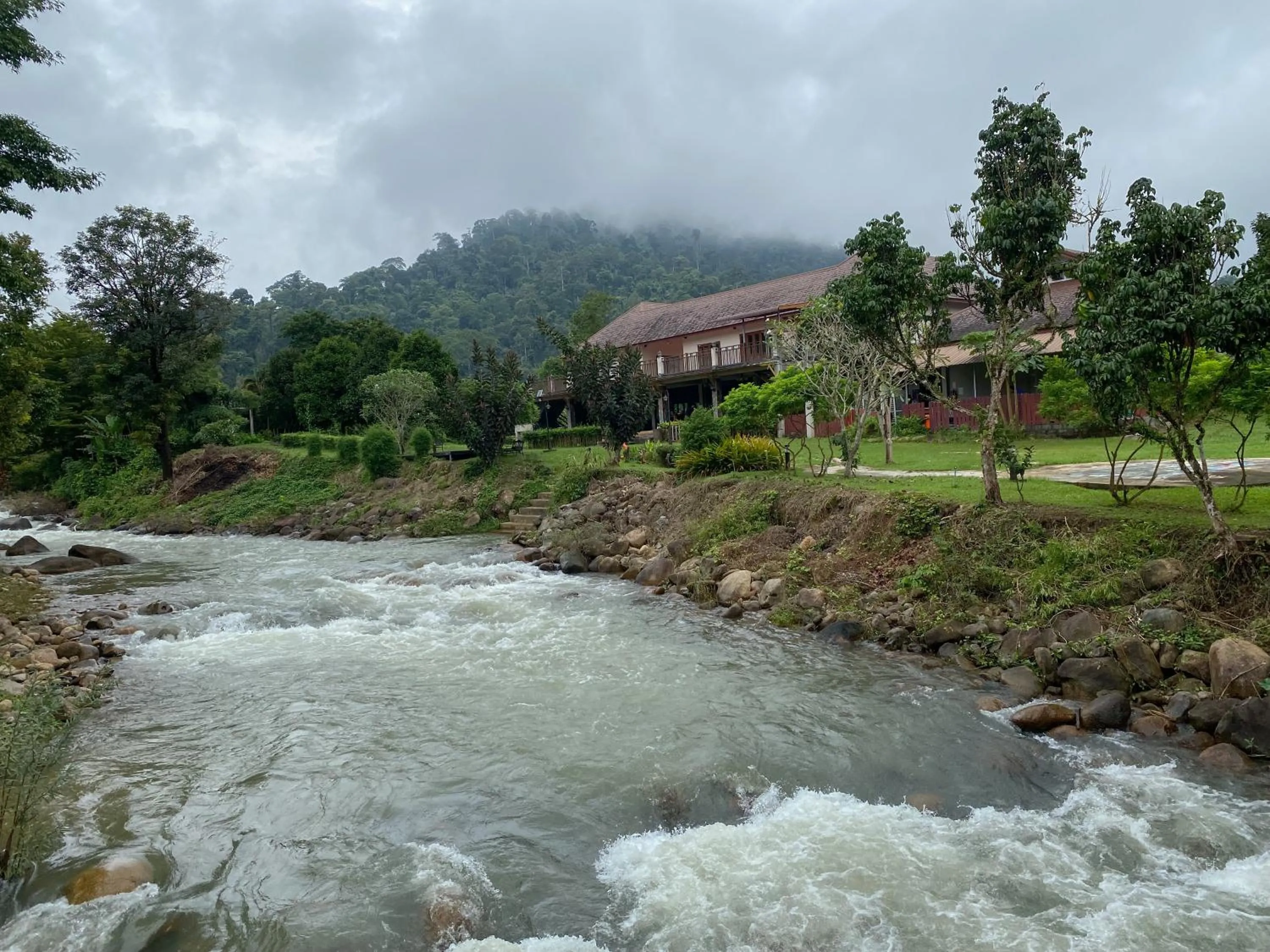 River view in Akantuka Homestay