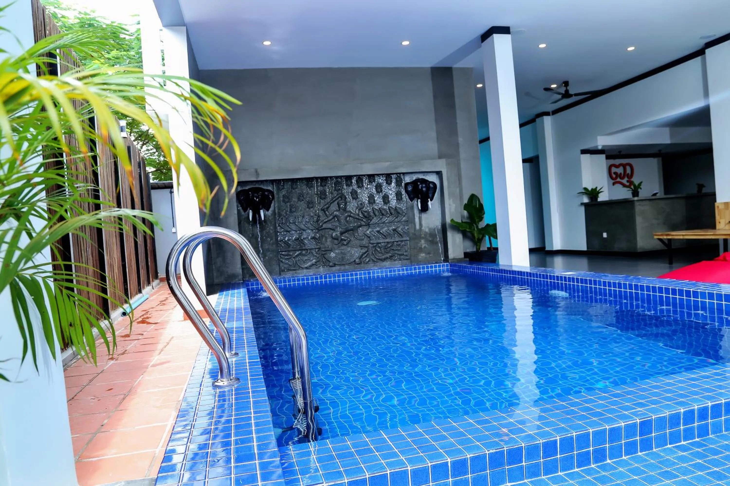 Area and facilities in Noni Tree Hostel