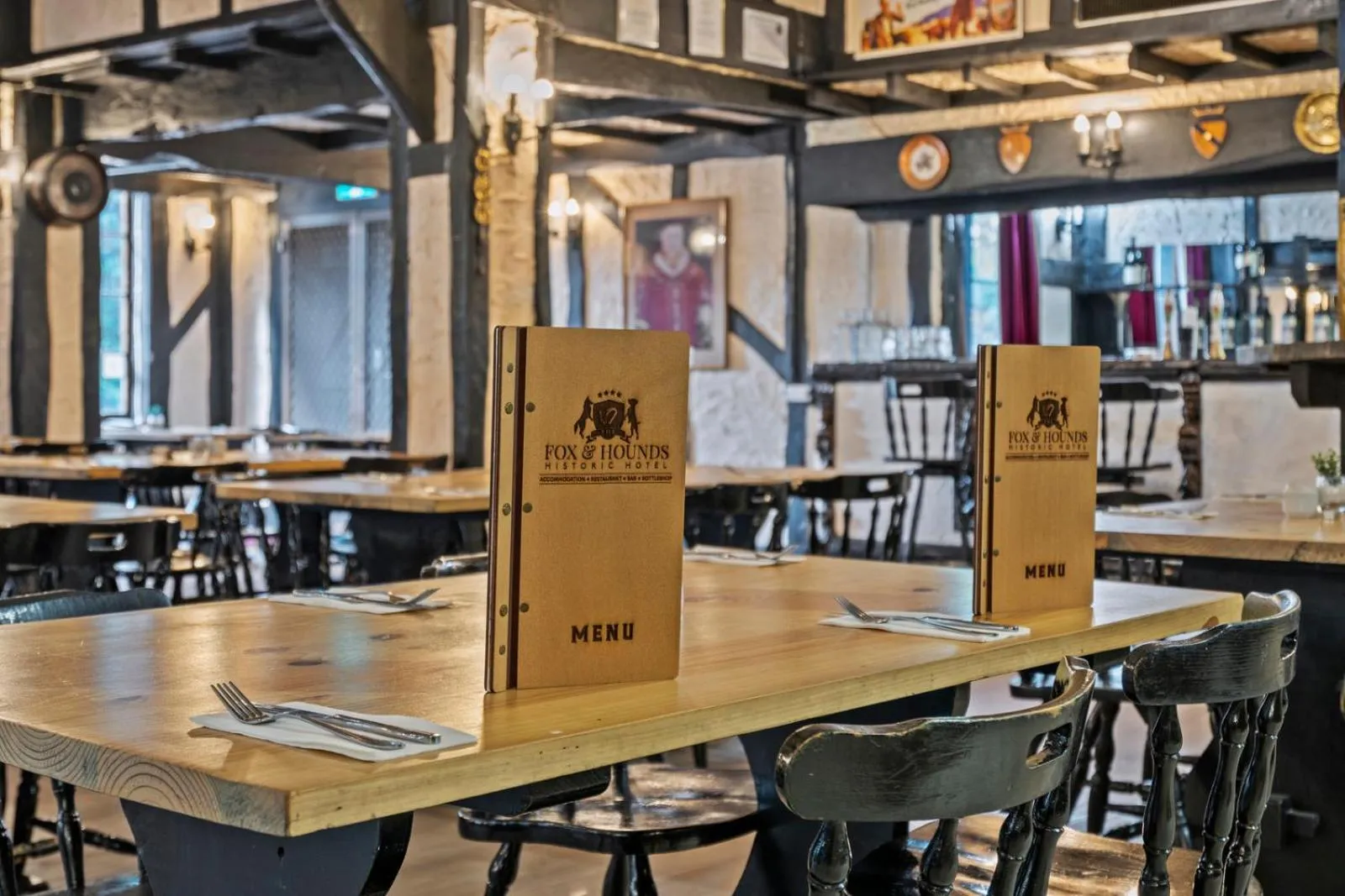 Restaurant/places to eat in The Fox and Hounds Historic Hotel