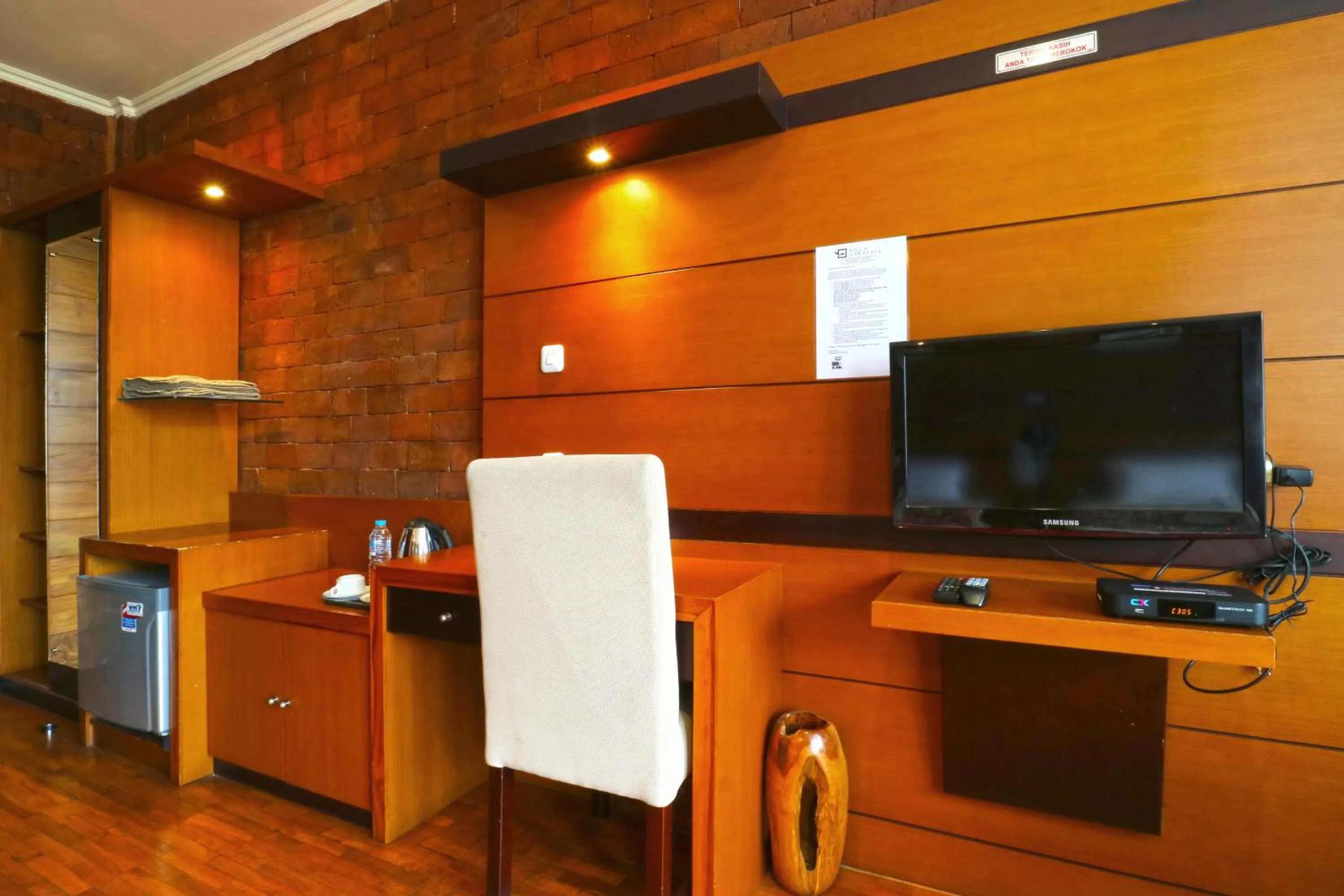 TV and multimedia in Villa Gardenia Bandung