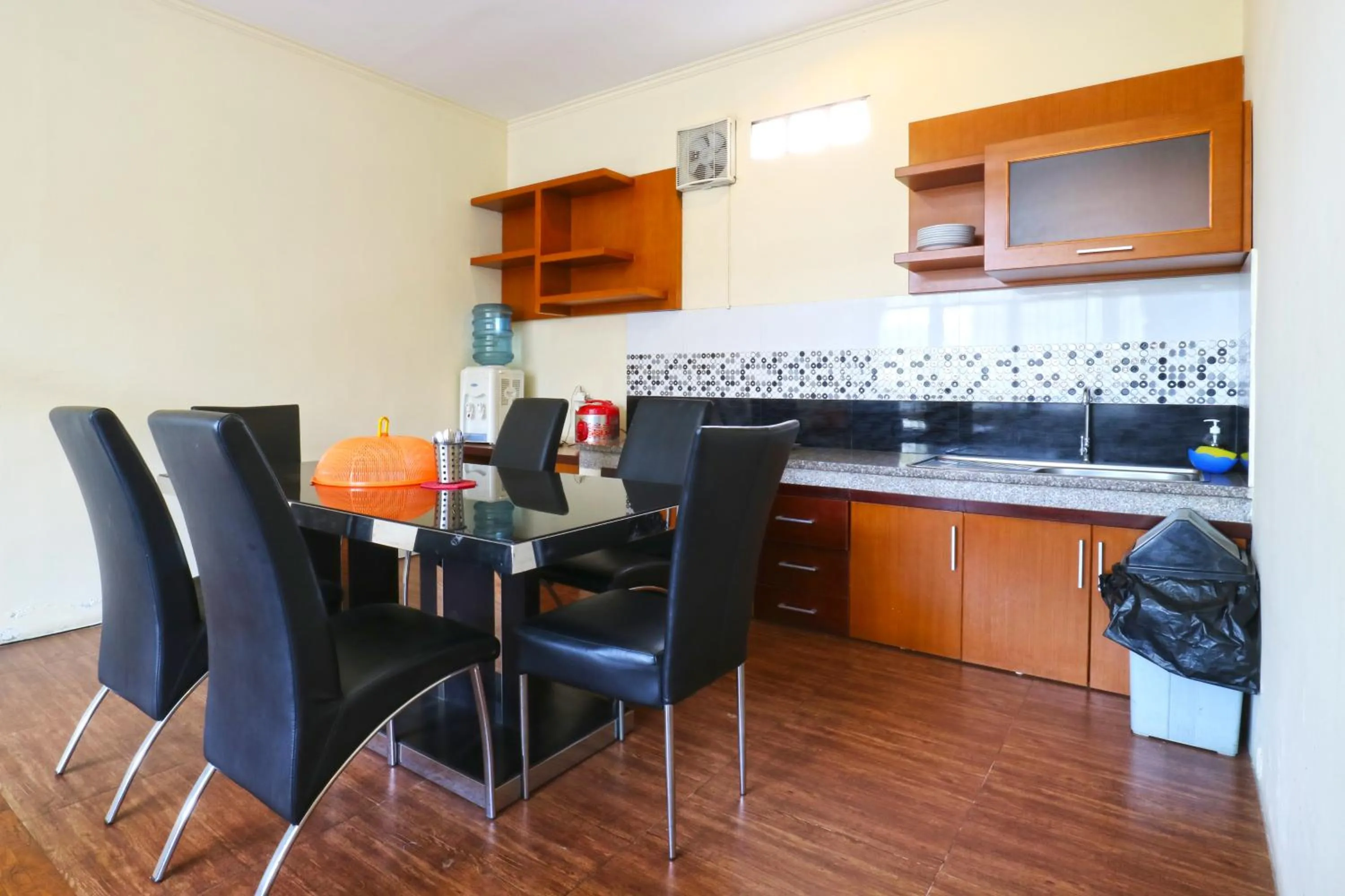 Kitchen or kitchenette in Villa Gardenia Bandung