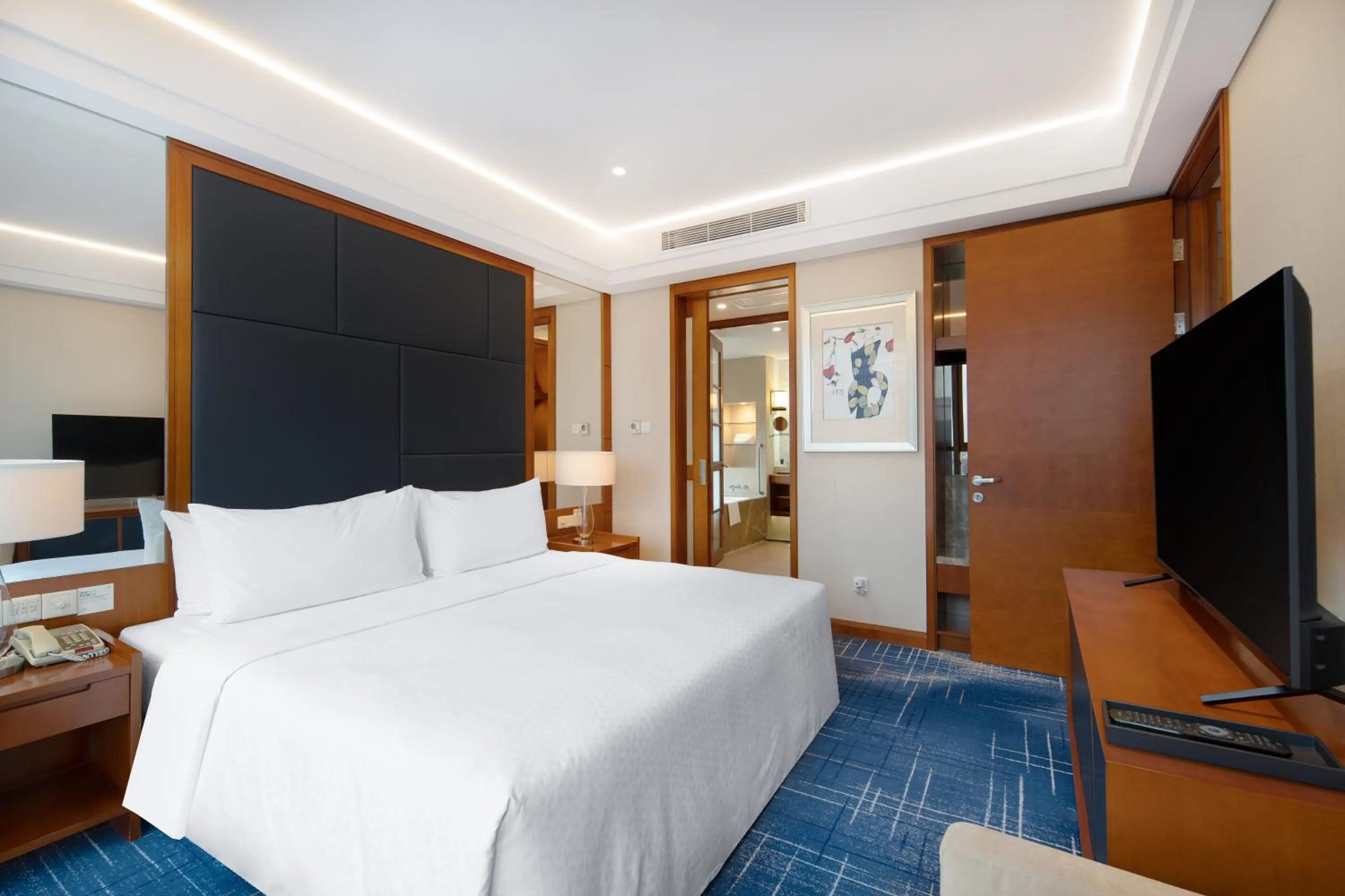 Bed in Four Points by Sheraton Suzhou