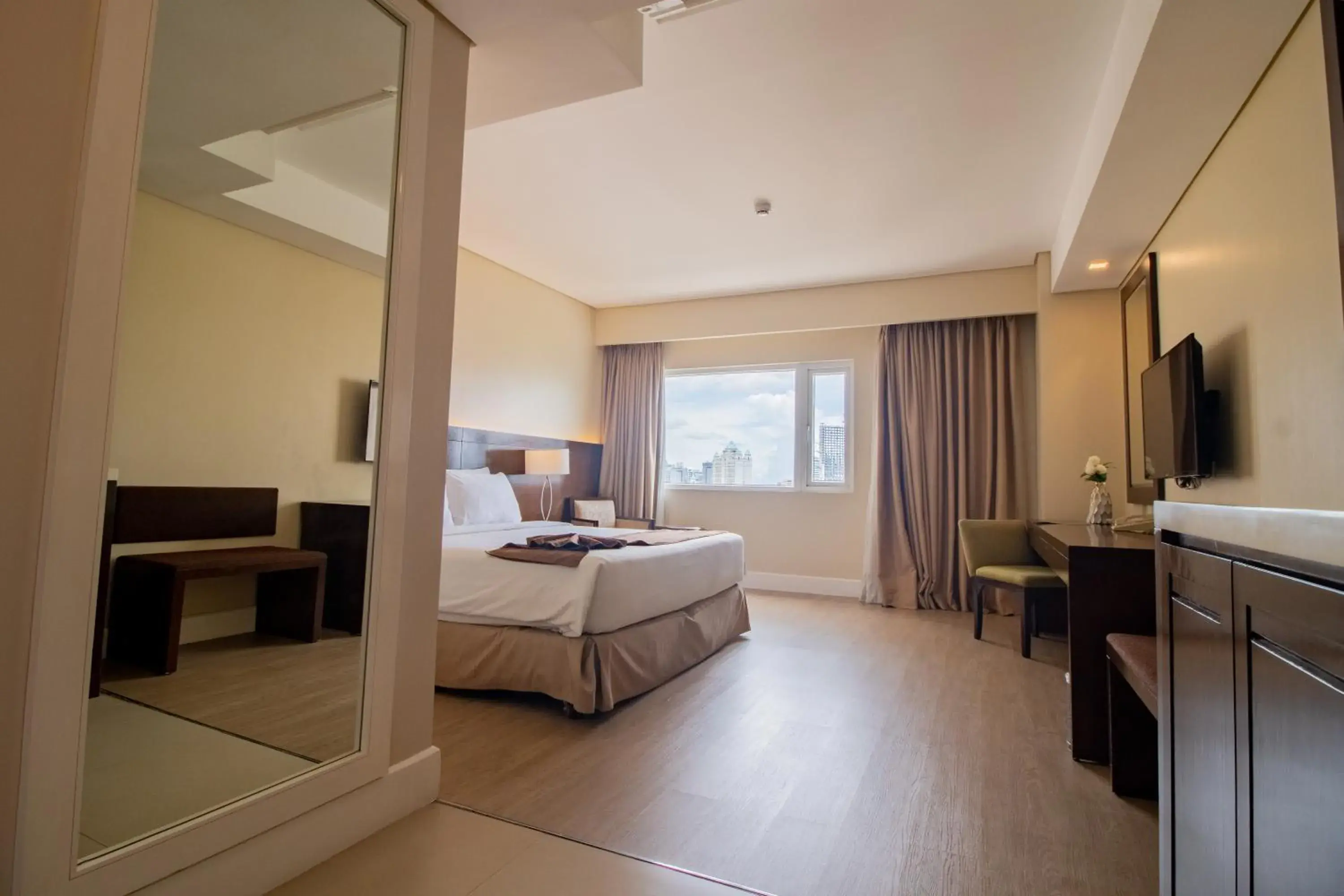 Deluxe Single Room in Harolds Hotel Cebu Deluxe Single Room in Harolds Hotel Cebu