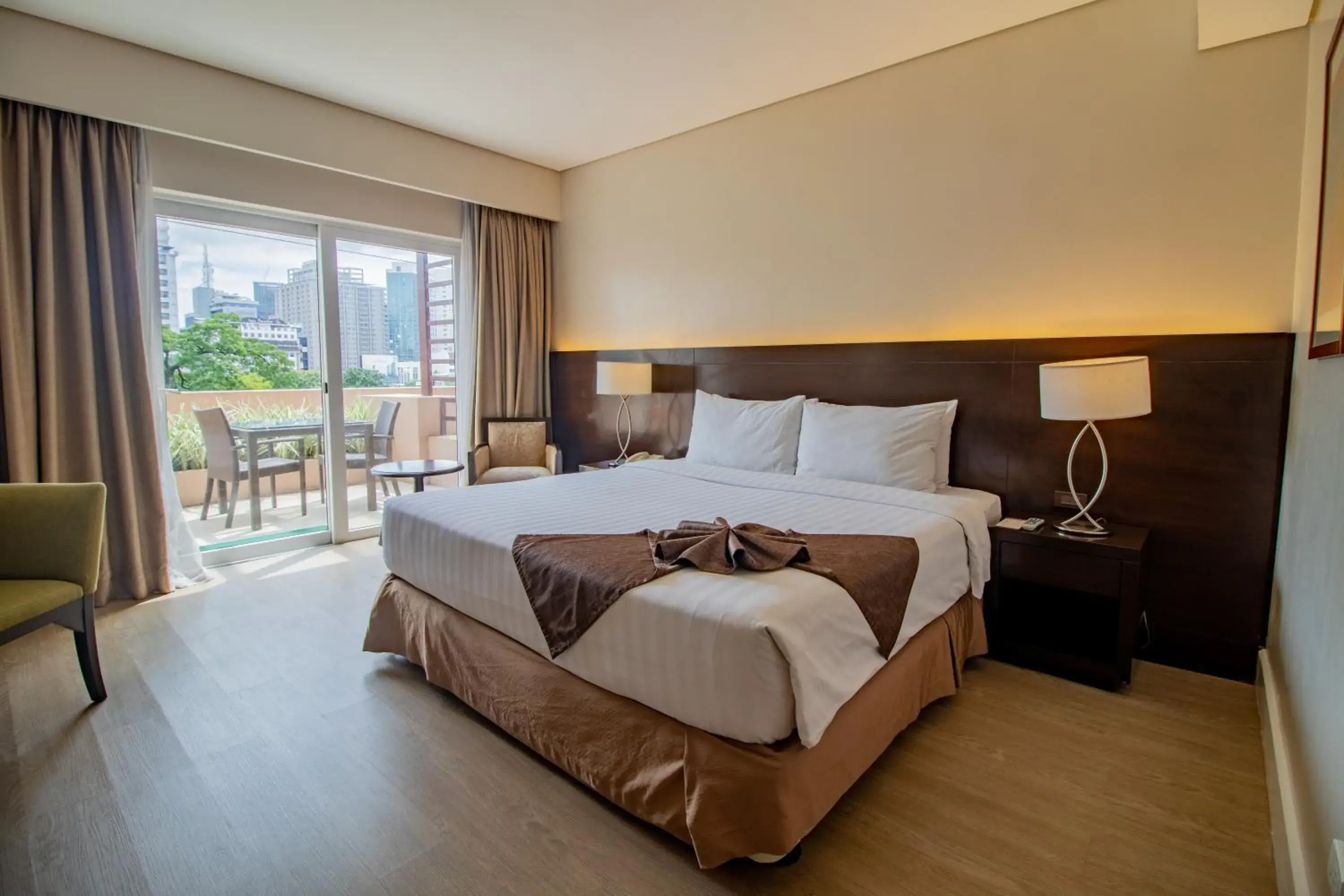 Premier Deluxe with Balcony - Leisure in Harolds Hotel Cebu Premier Deluxe with Balcony - Leisure in Harolds Hotel Cebu