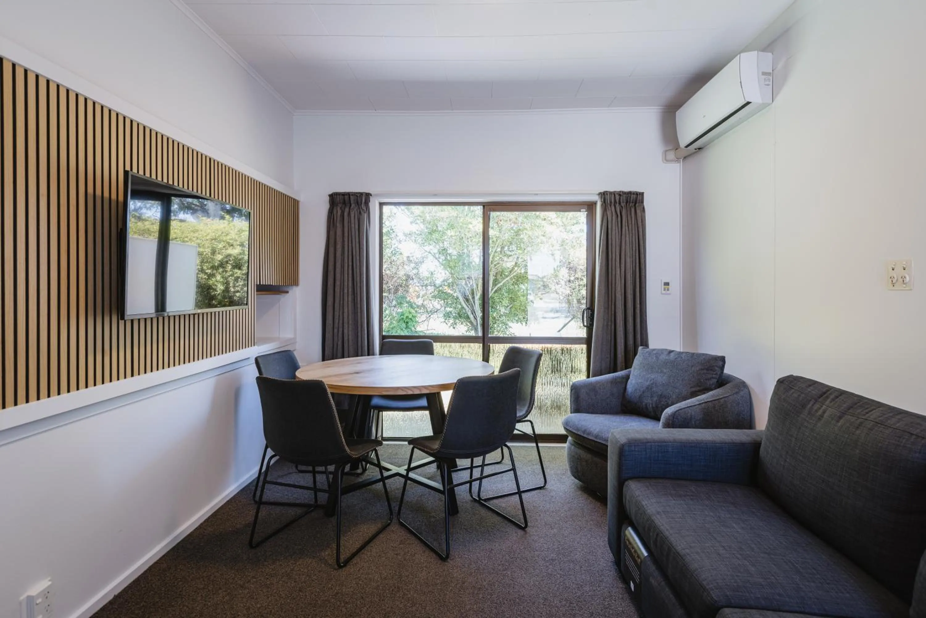 TV and multimedia in Kennedy Park Resort Napier