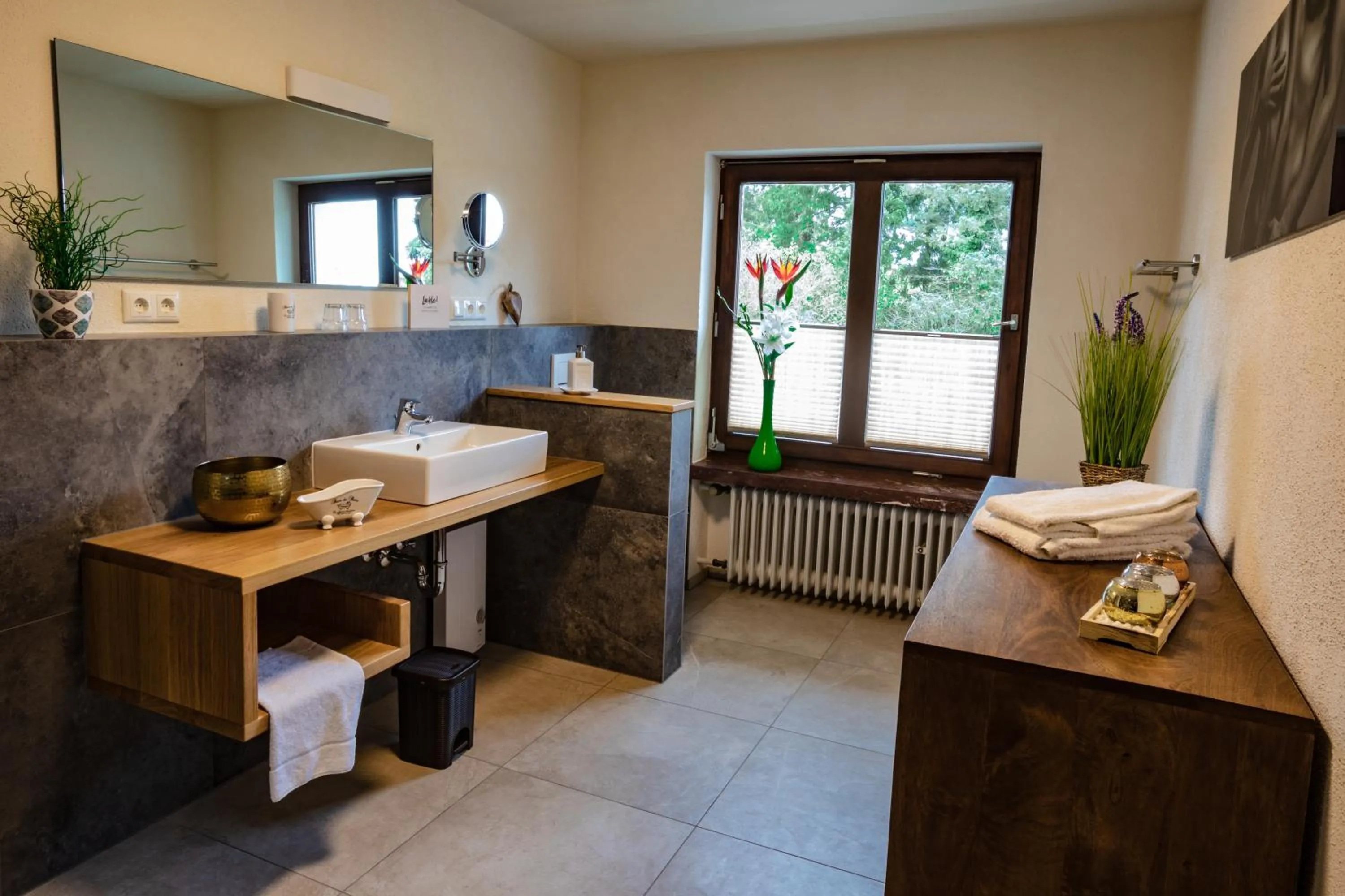 Photo of the whole room in Hofgut Held