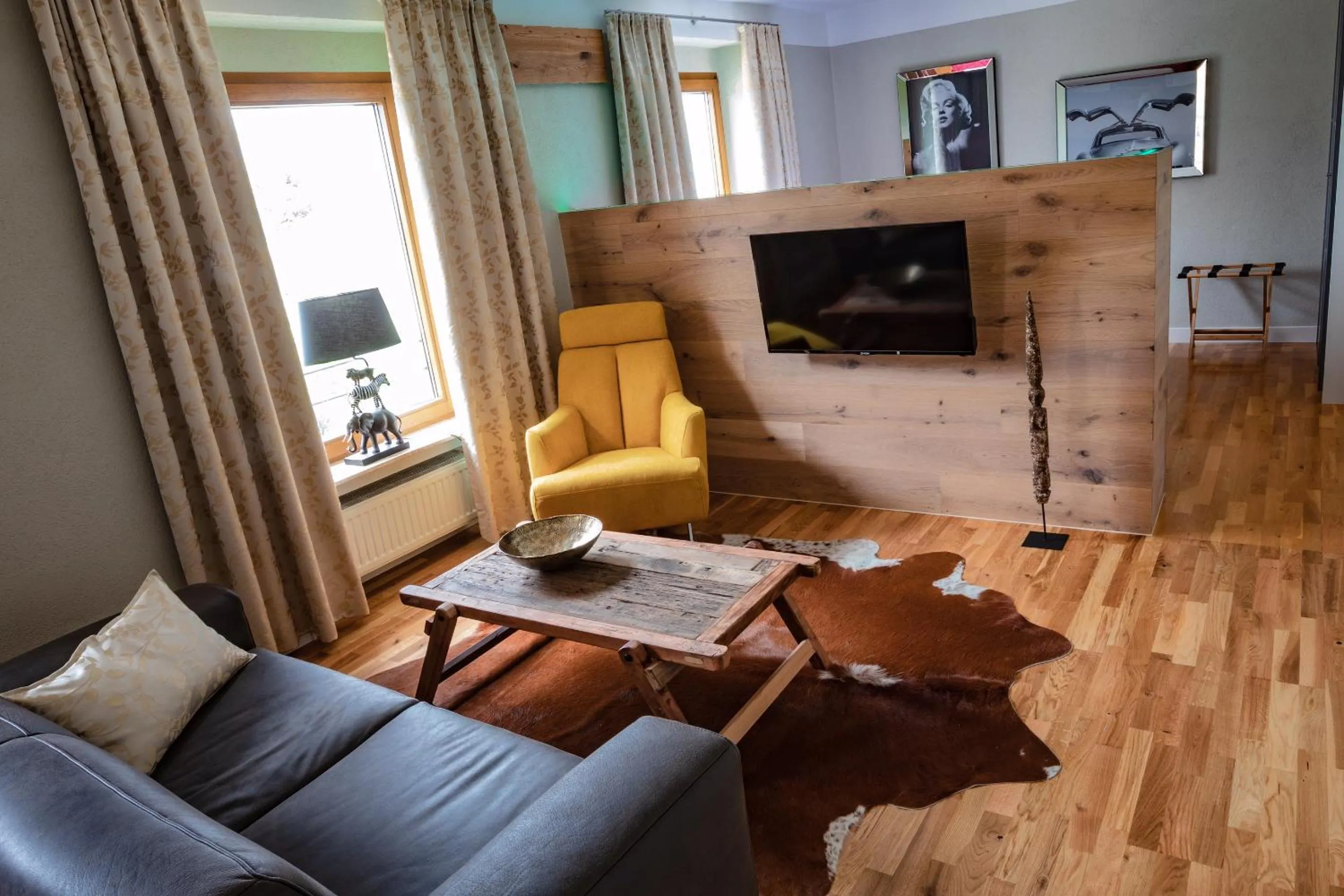 Photo of the whole room in Hofgut Held