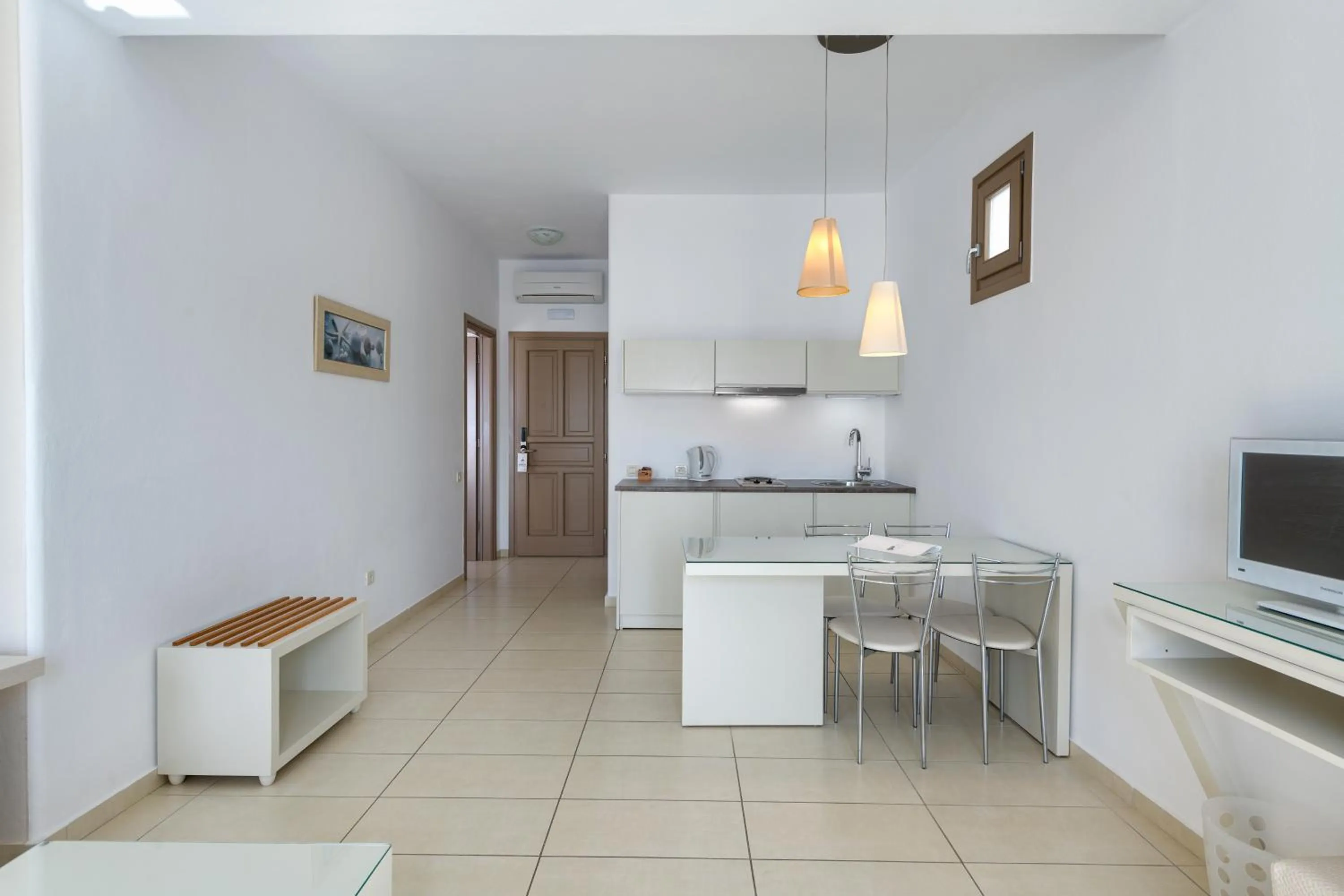 Kitchen or kitchenette in Lithos by Spyros & Flora