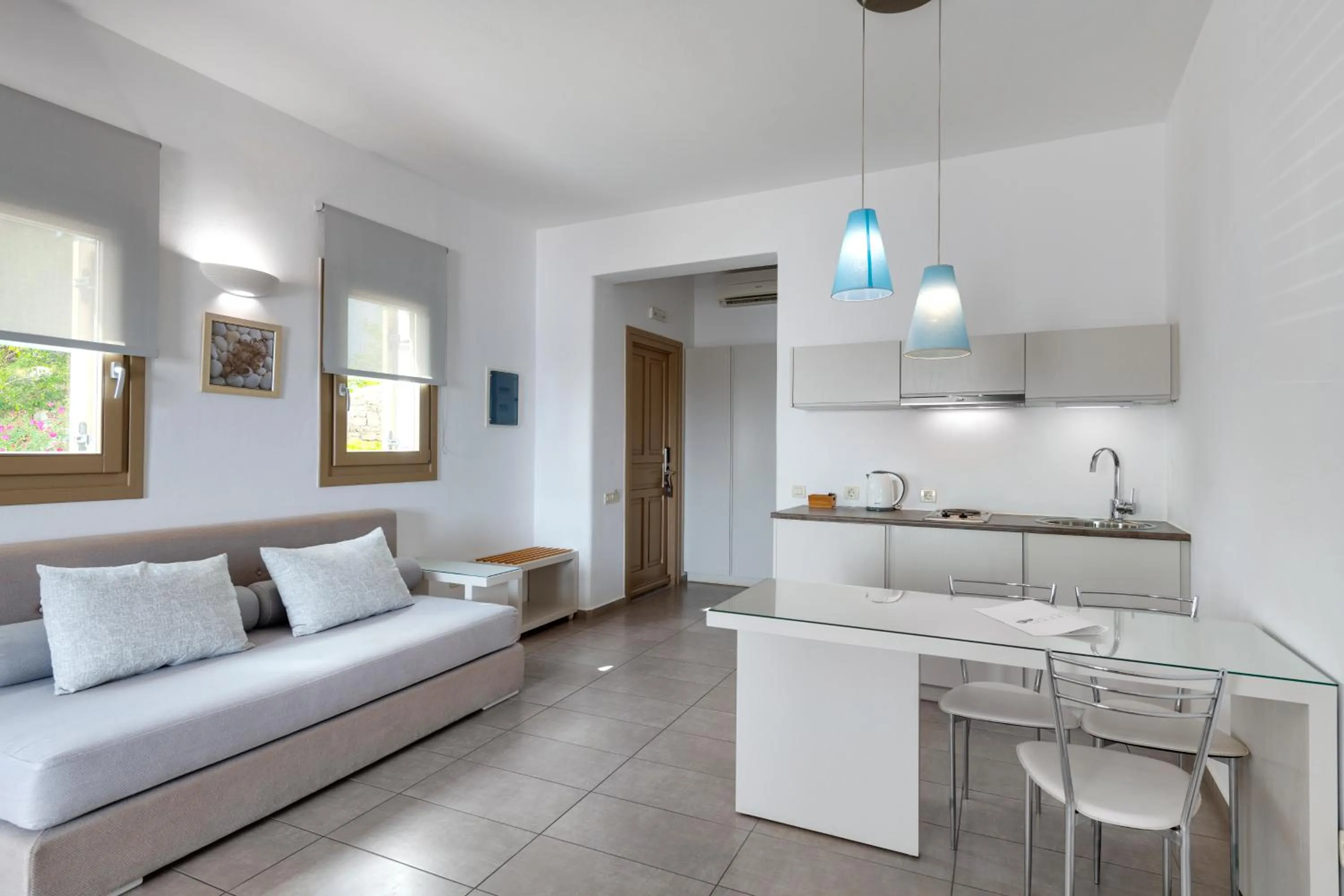 Coffee/tea facilities in Lithos by Spyros & Flora