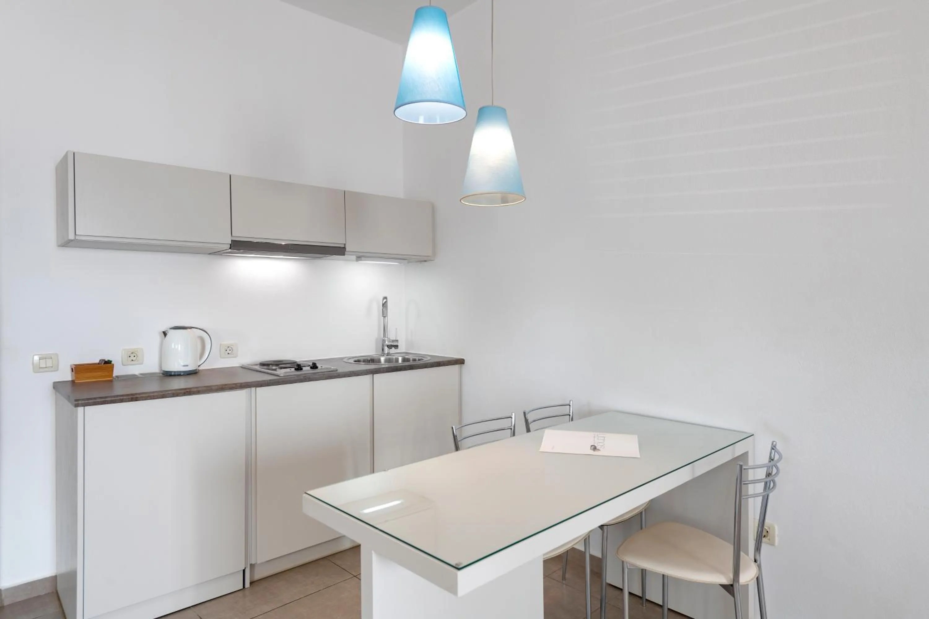 Coffee/tea facilities in Lithos by Spyros & Flora