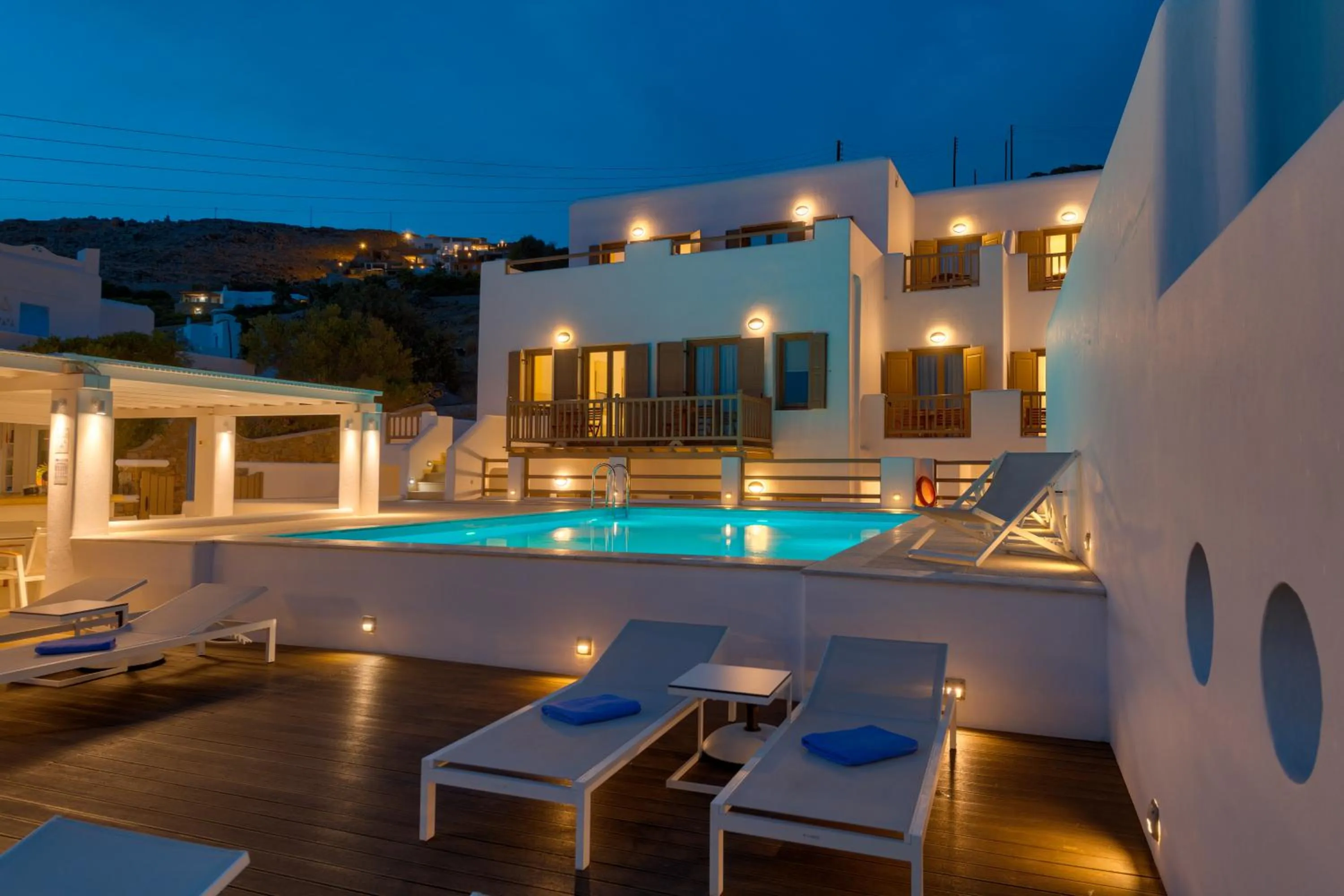 Property building in Lithos by Spyros & Flora