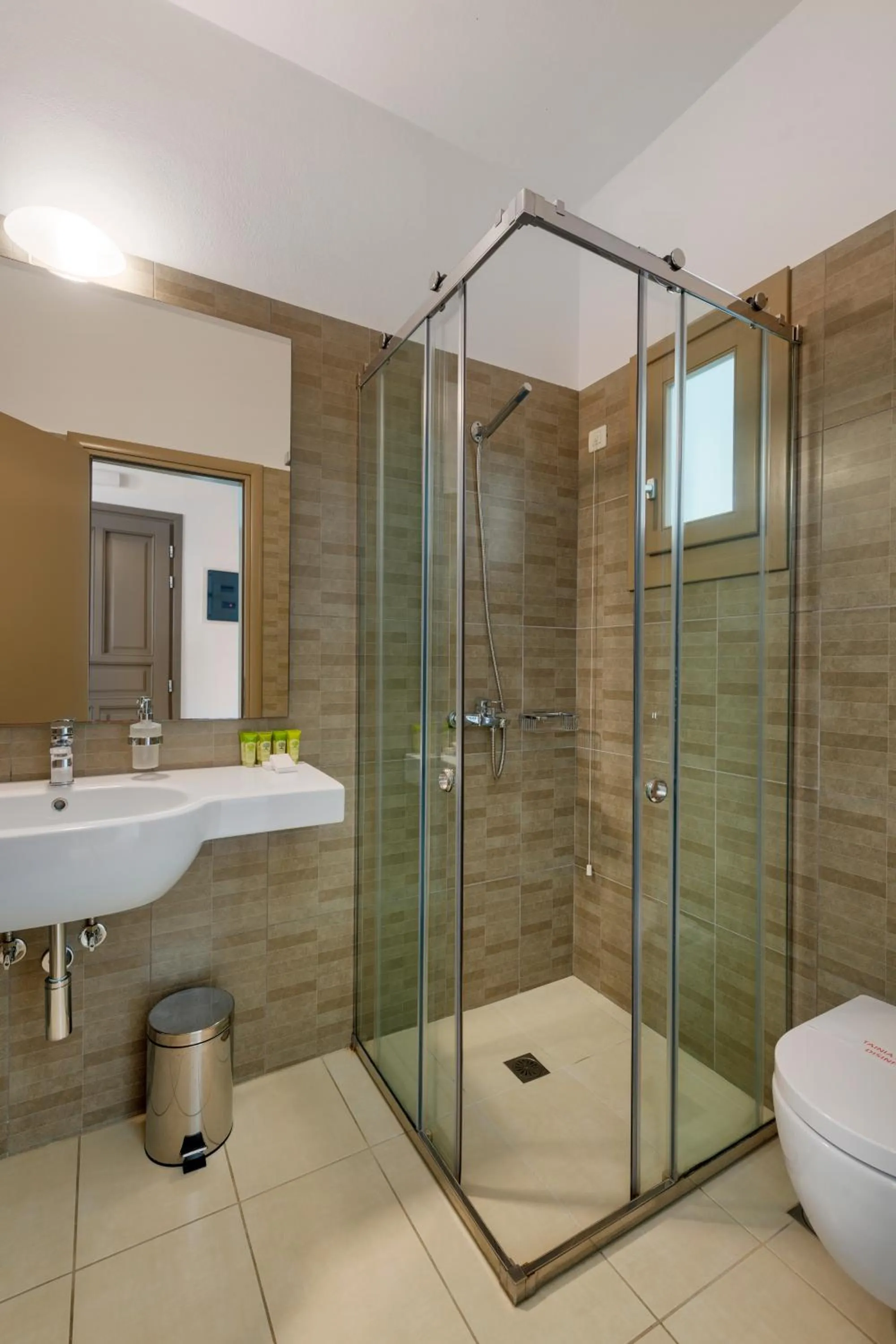 Bathroom in Lithos by Spyros & Flora