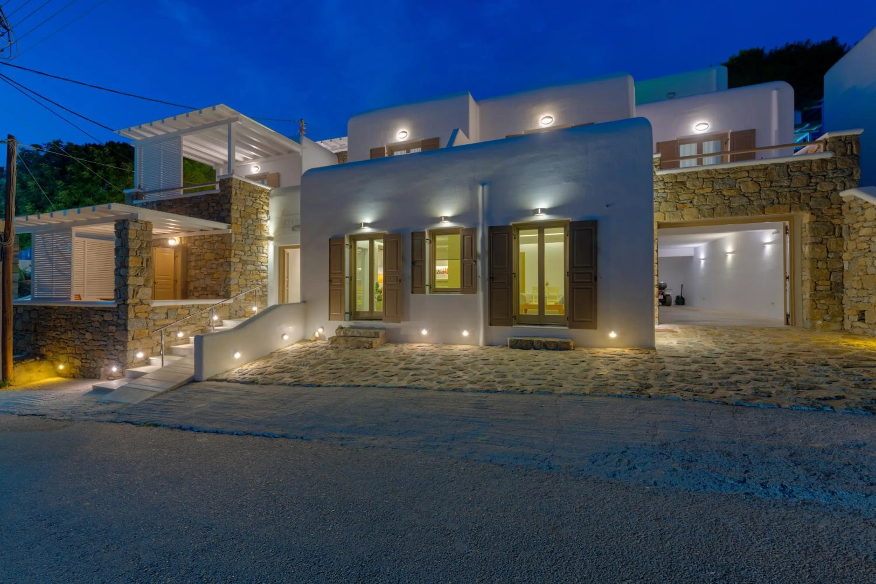 Property building in Lithos by Spyros & Flora