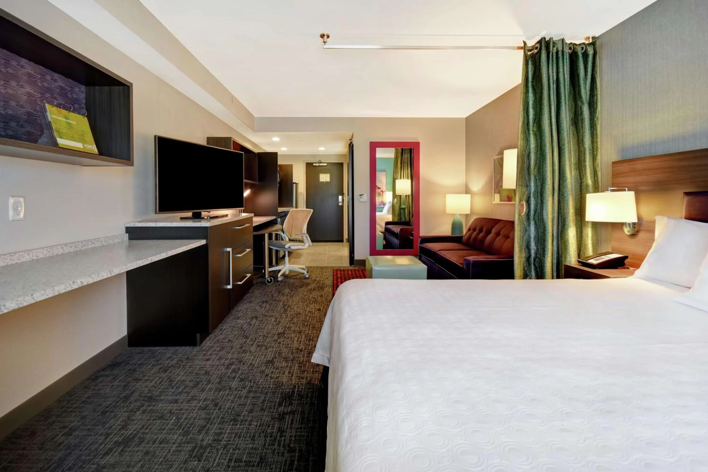 Bedroom, Bed in Home 2 Suites By Hilton Dothan