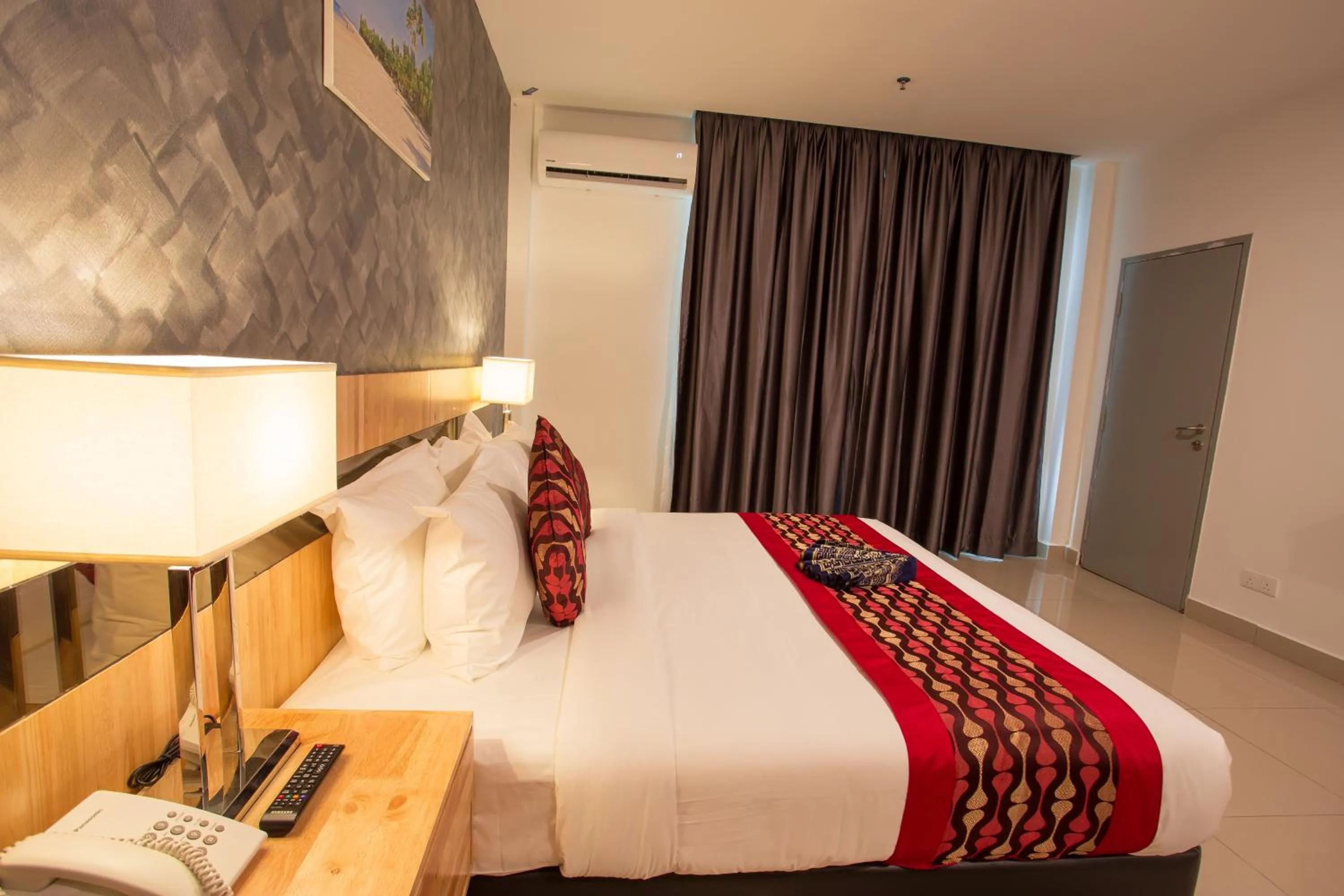 Bed in Hotel Adya Express Chenang