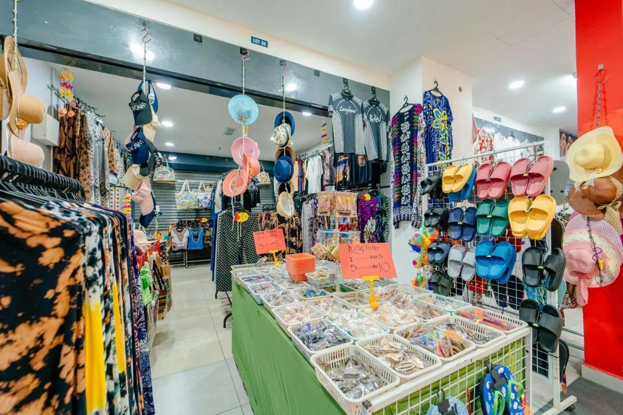 Shopping Area in Hotel Adya Express Chenang