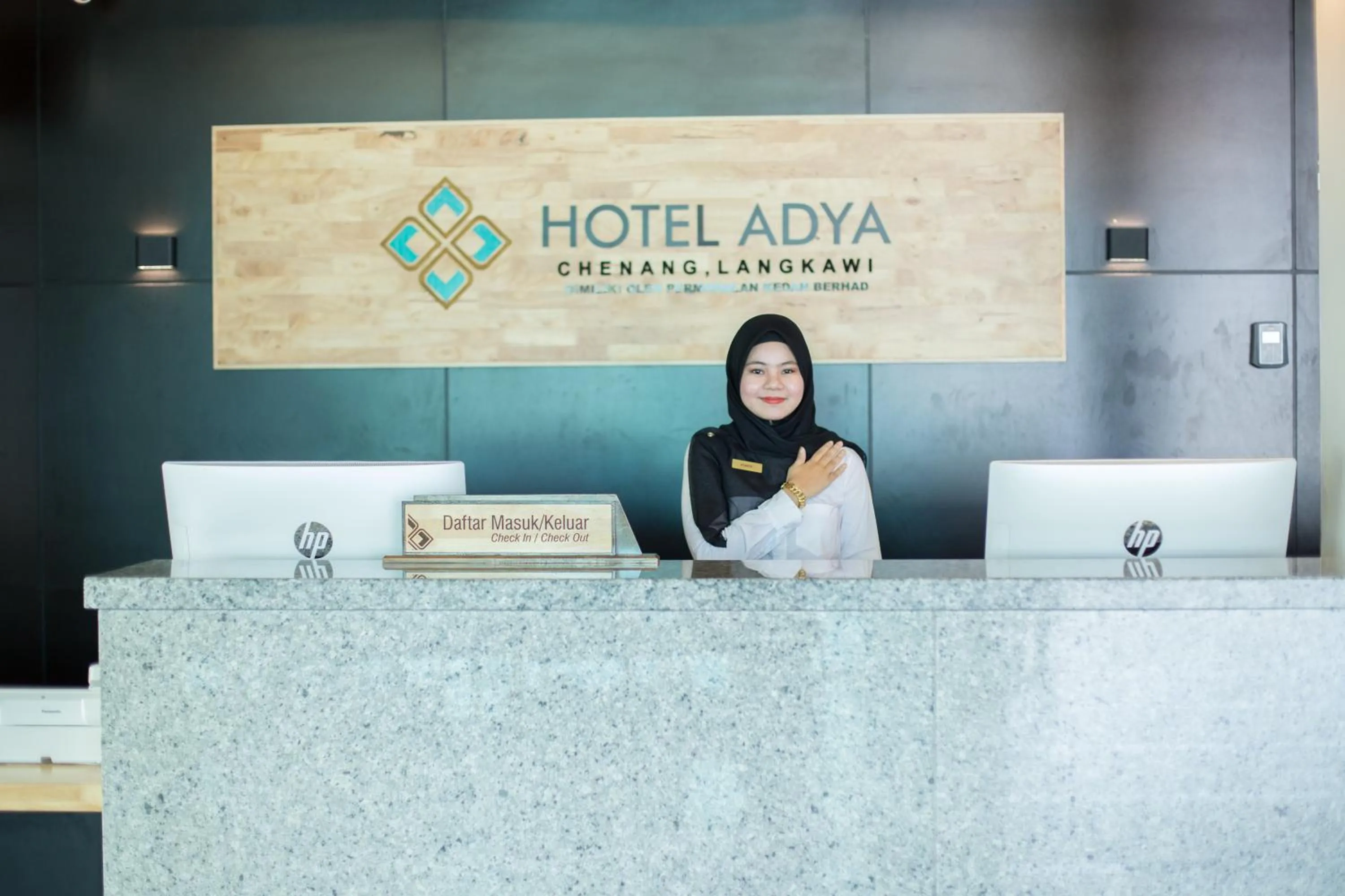 Property building in Hotel Adya Express Chenang