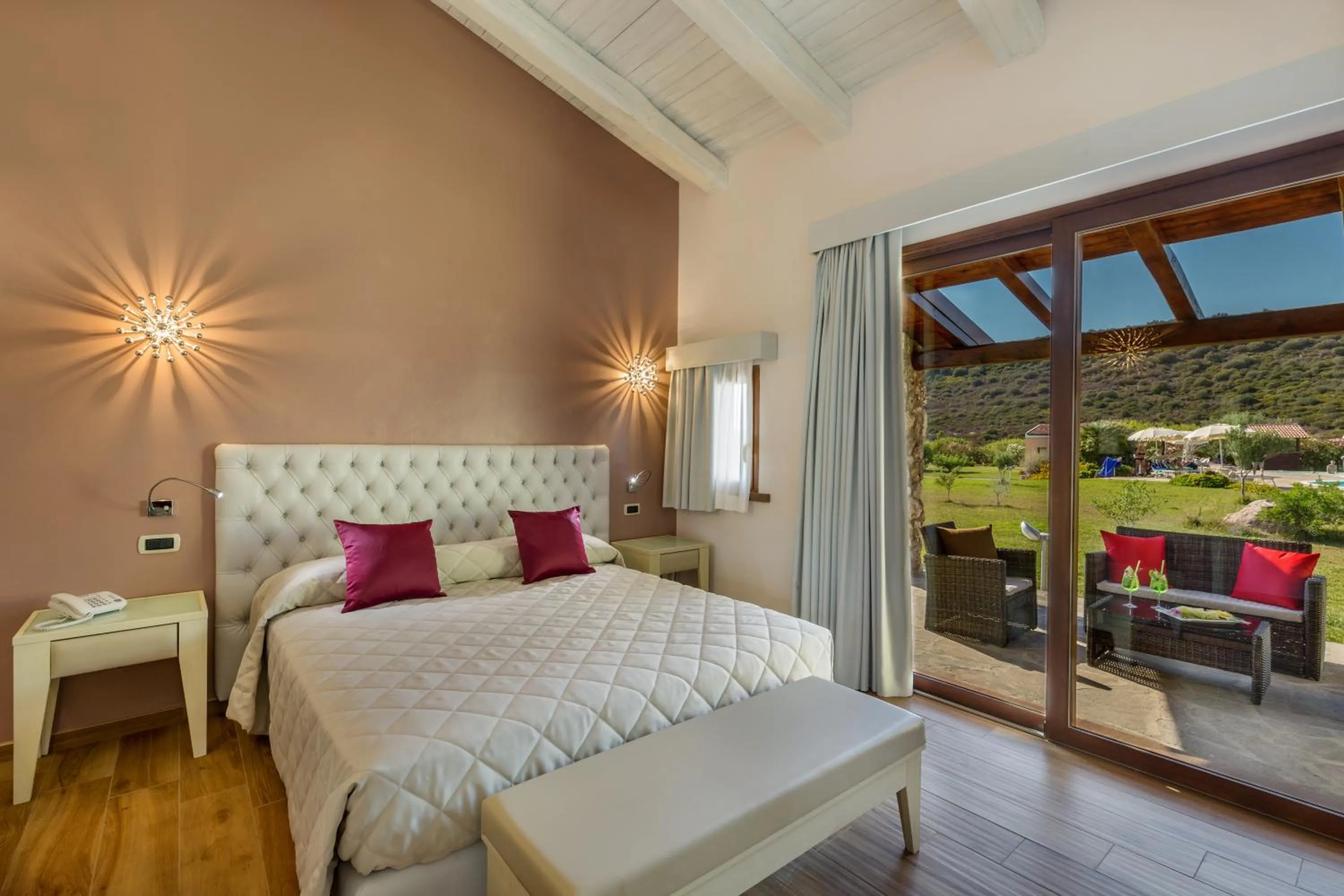 Bed in Hotel Sa Cheya Relais & Spa