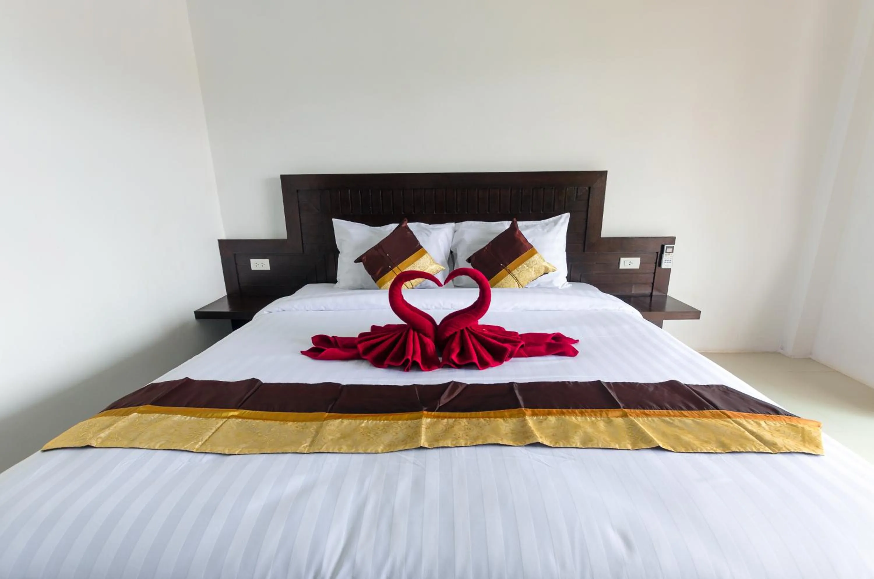 Bed in Sleep In Lanta Resort