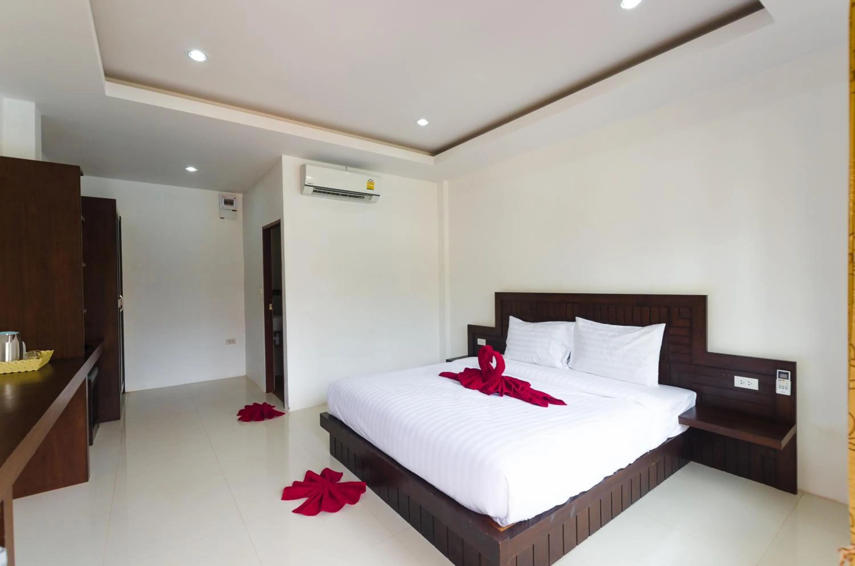 Bed in Sleep In Lanta Resort
